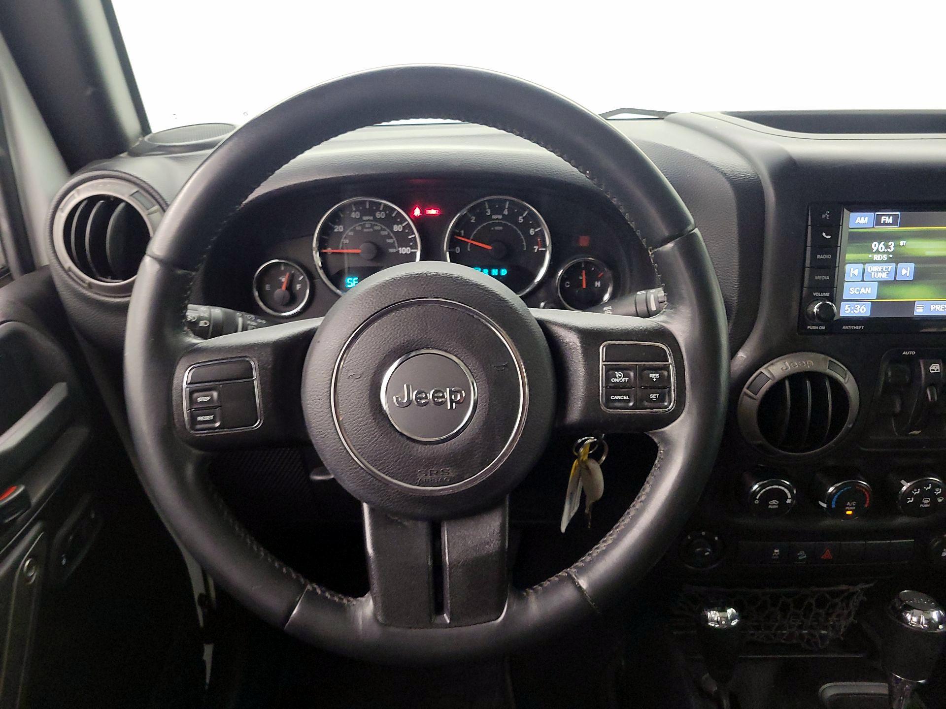 Thumbnail: 2015 Jeep Wrangler - 10