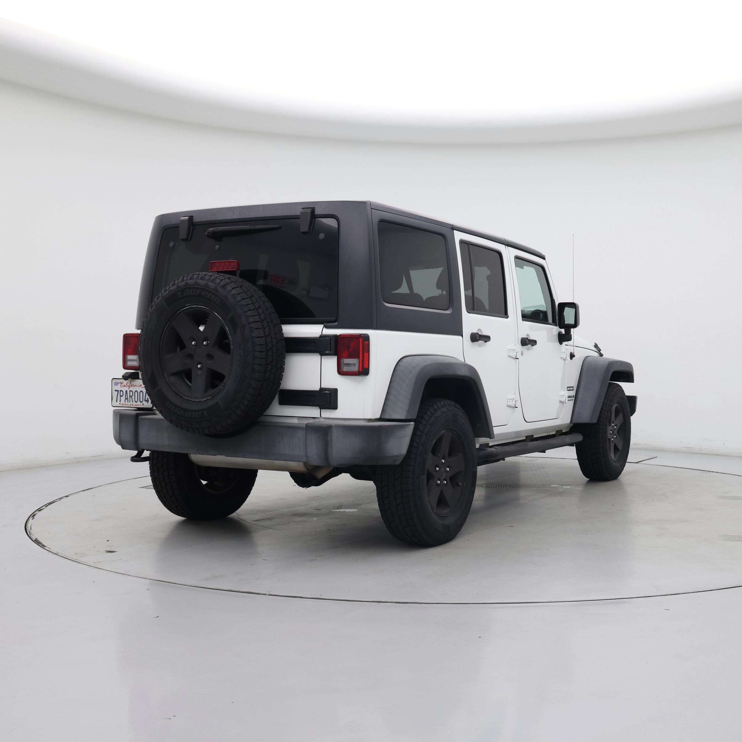 Thumbnail: 2015 Jeep Wrangler - 8