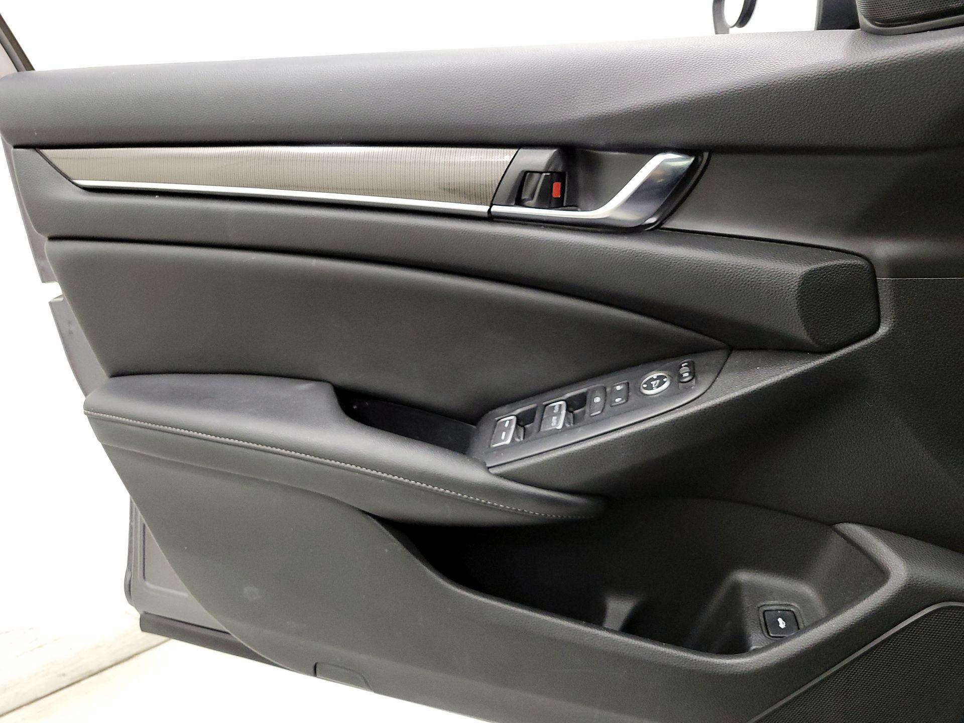 Thumbnail: 2019 Honda Accord - 12