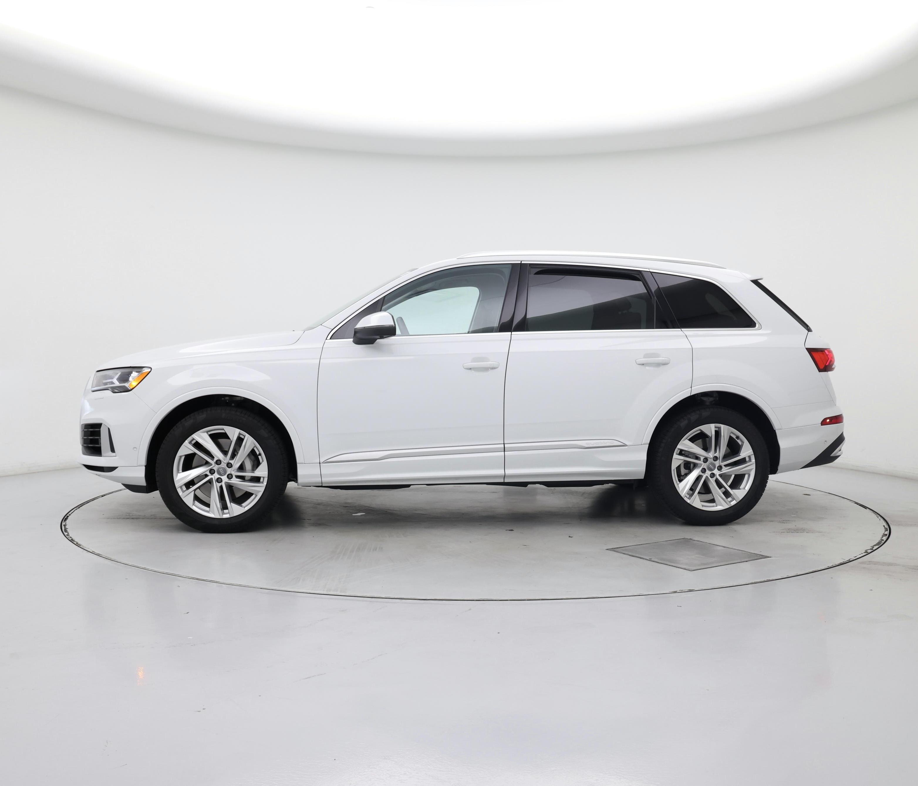 Thumbnail: 2021 Audi Q7 - 3