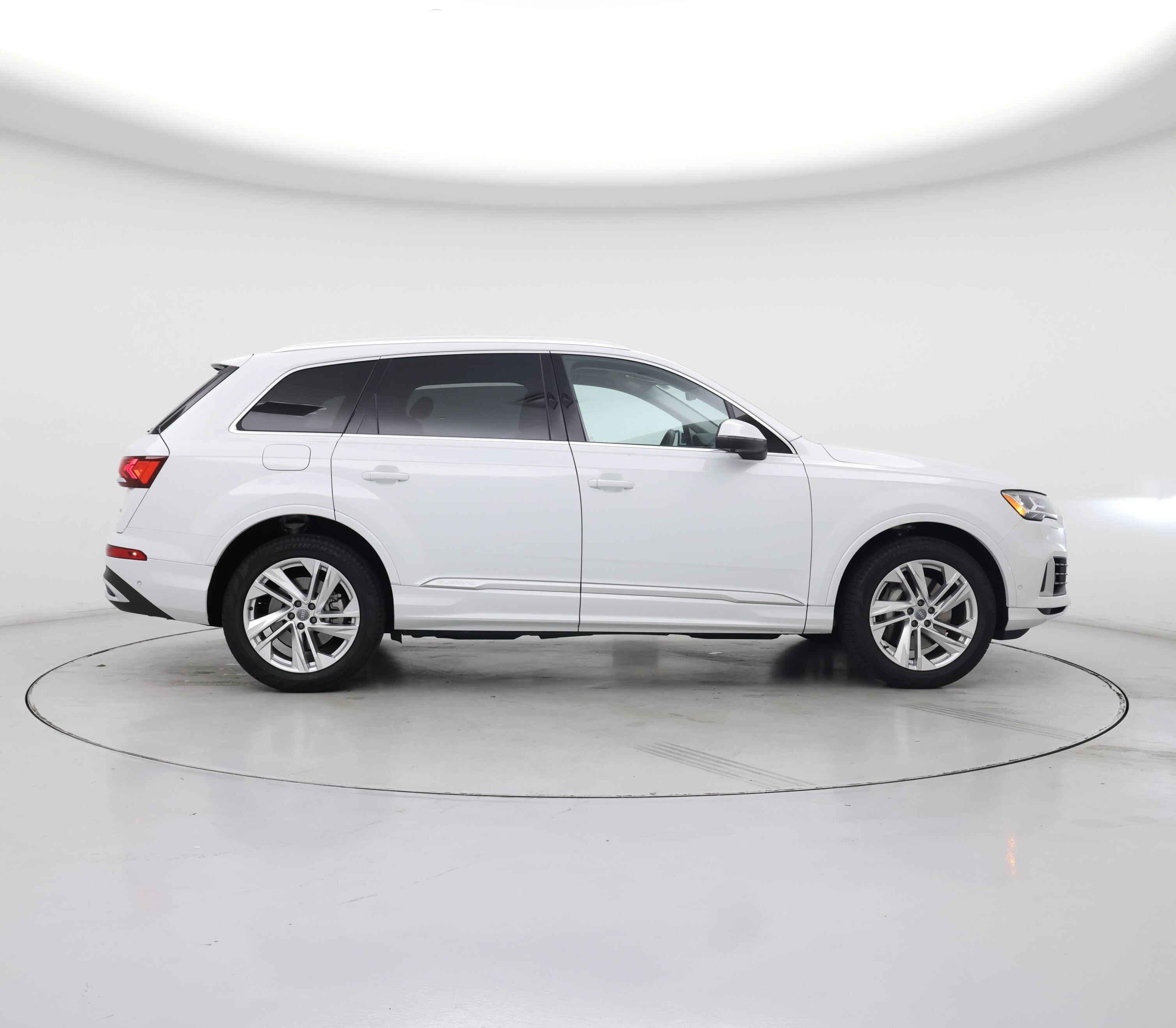 Thumbnail: 2021 Audi Q7 - 7