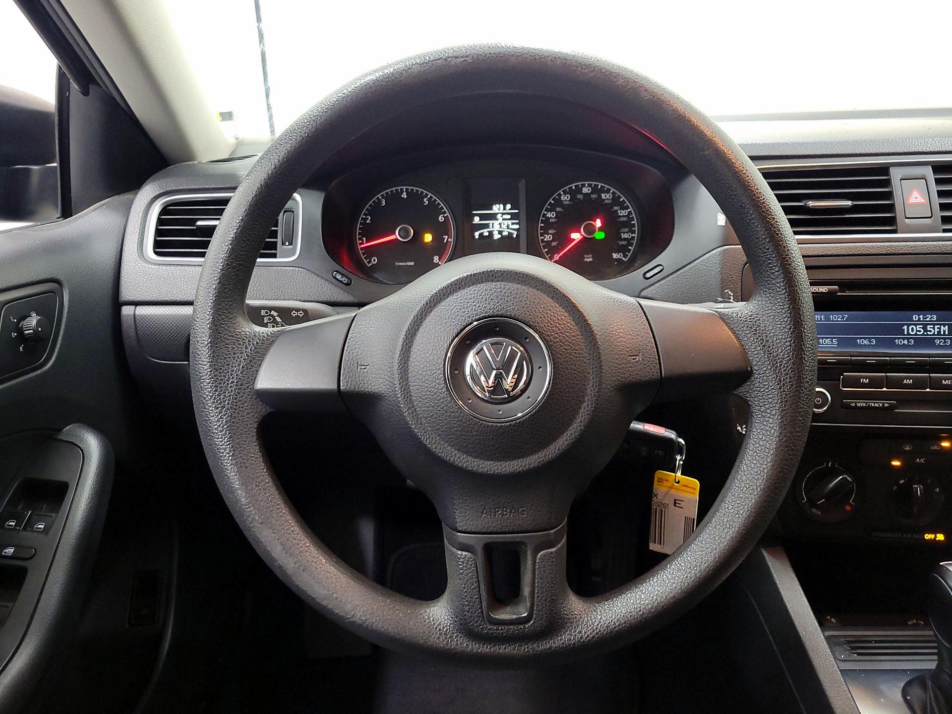 Thumbnail: 2014 Volkswagen Jetta - 10