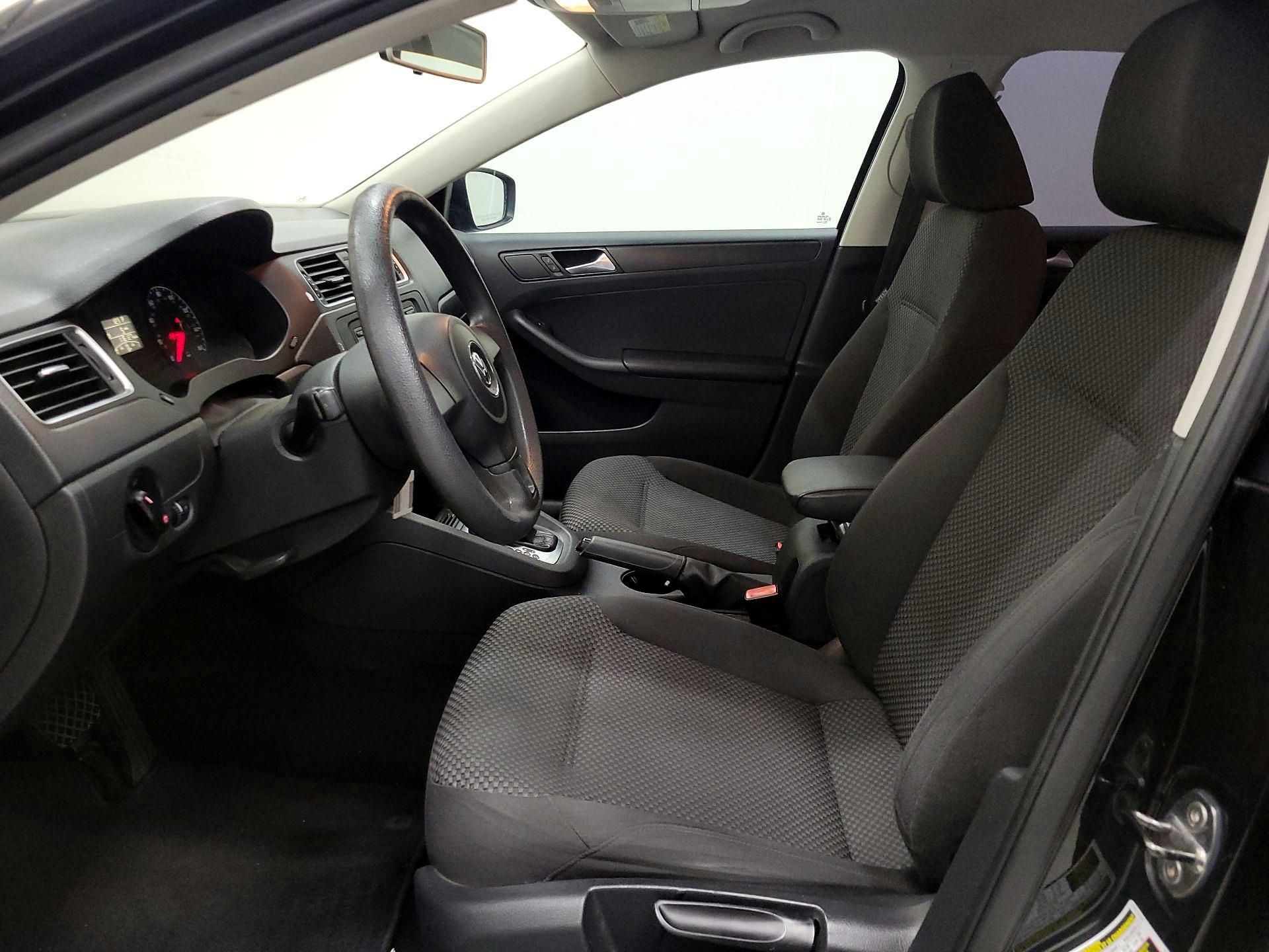 Thumbnail: 2014 Volkswagen Jetta - 11