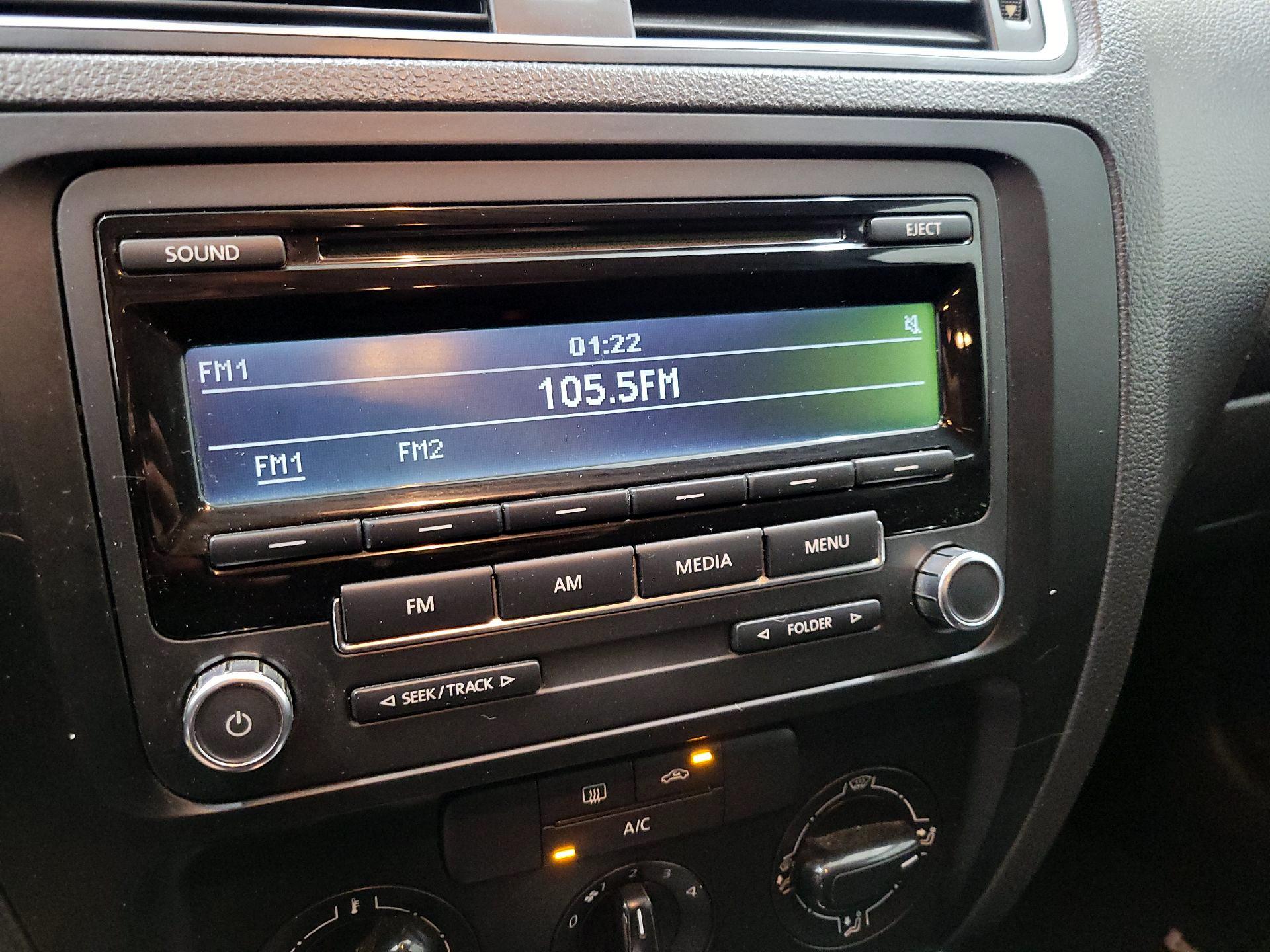 Thumbnail: 2014 Volkswagen Jetta - 14