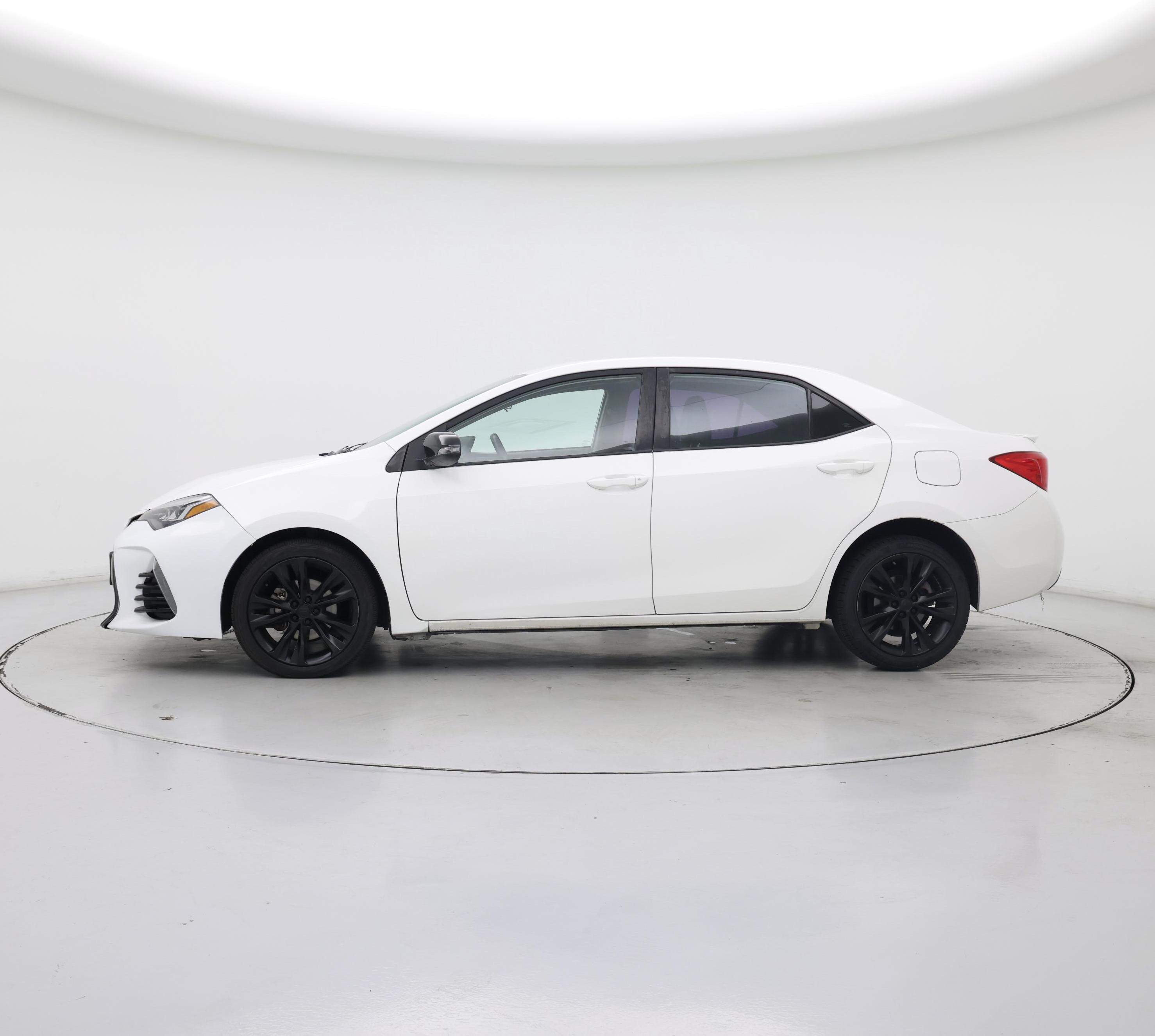 Thumbnail: 2018 Toyota Corolla - 3