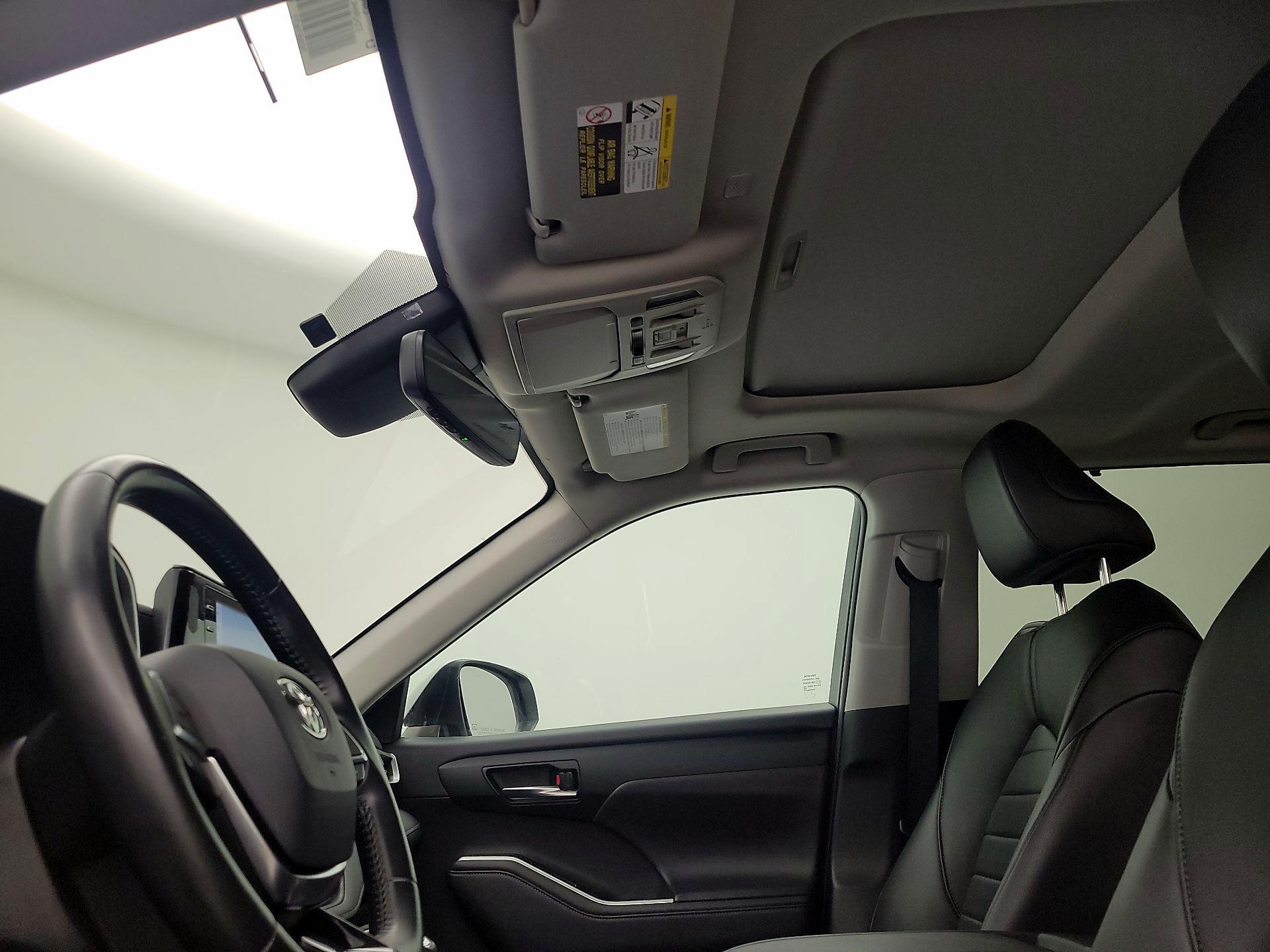 Thumbnail: 2020 Toyota Highlander - 20