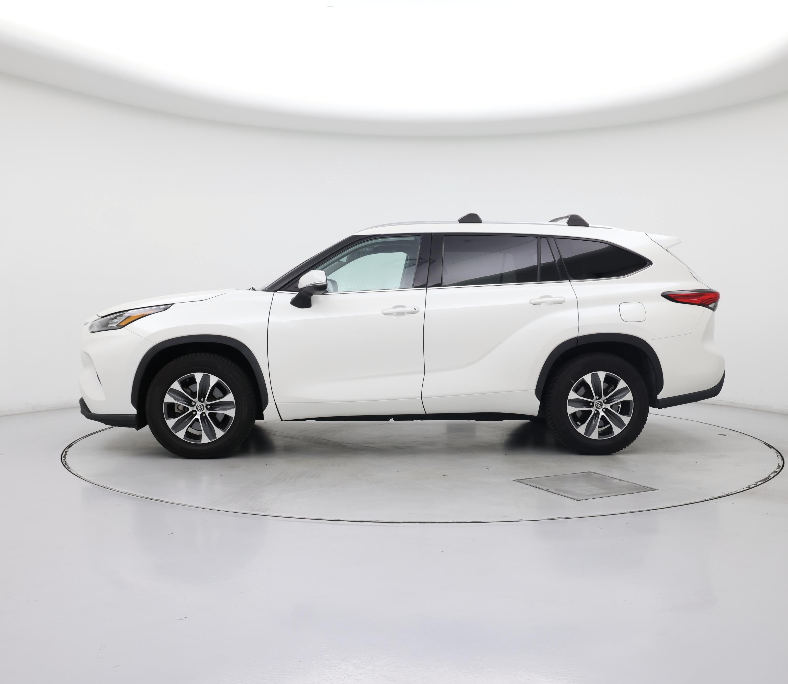 Thumbnail: 2020 Toyota Highlander - 3