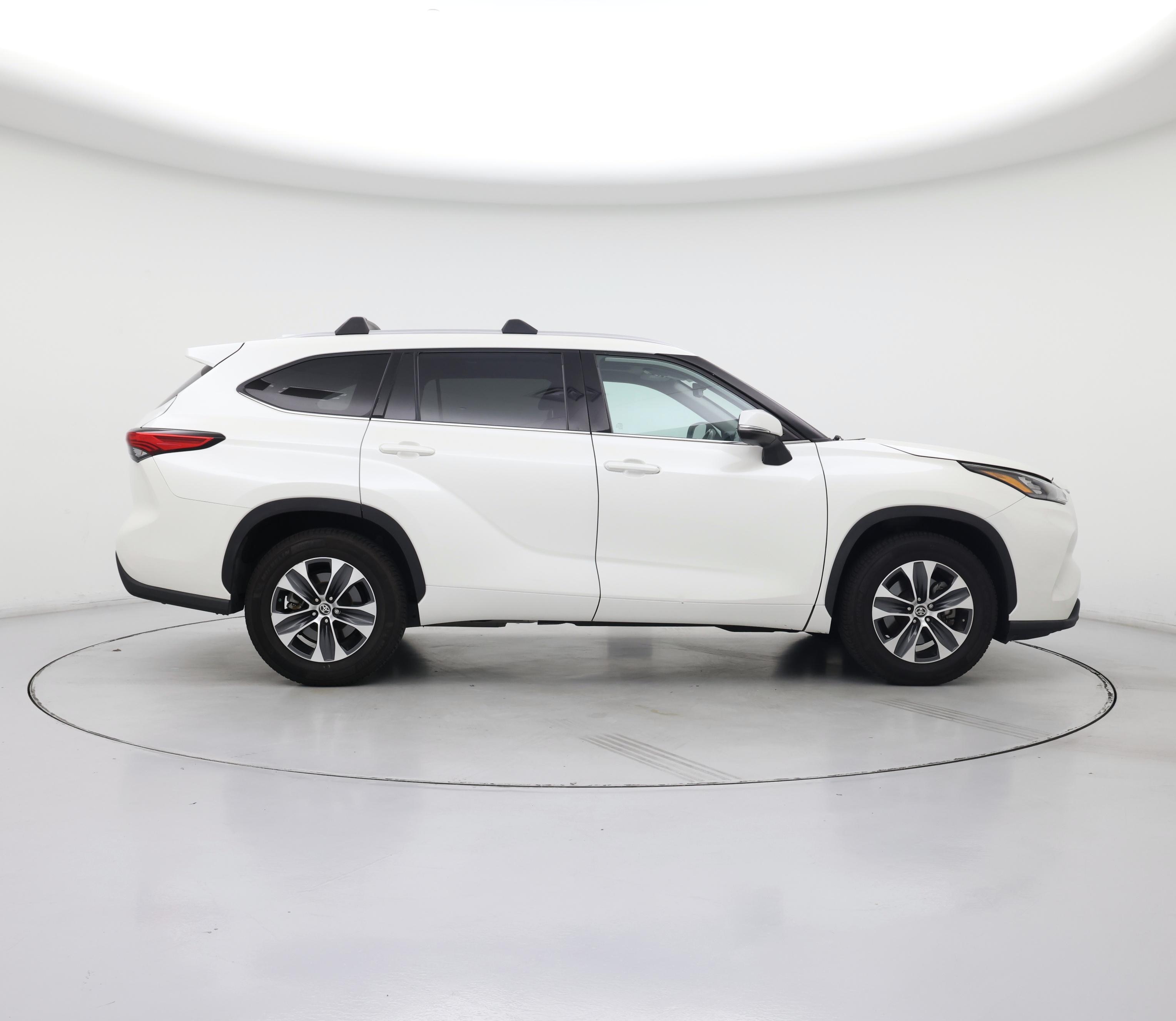 Thumbnail: 2020 Toyota Highlander - 7