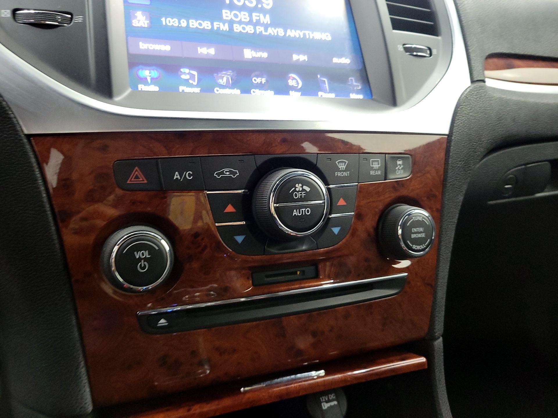 Thumbnail: 2014 Chrysler 300 - 17