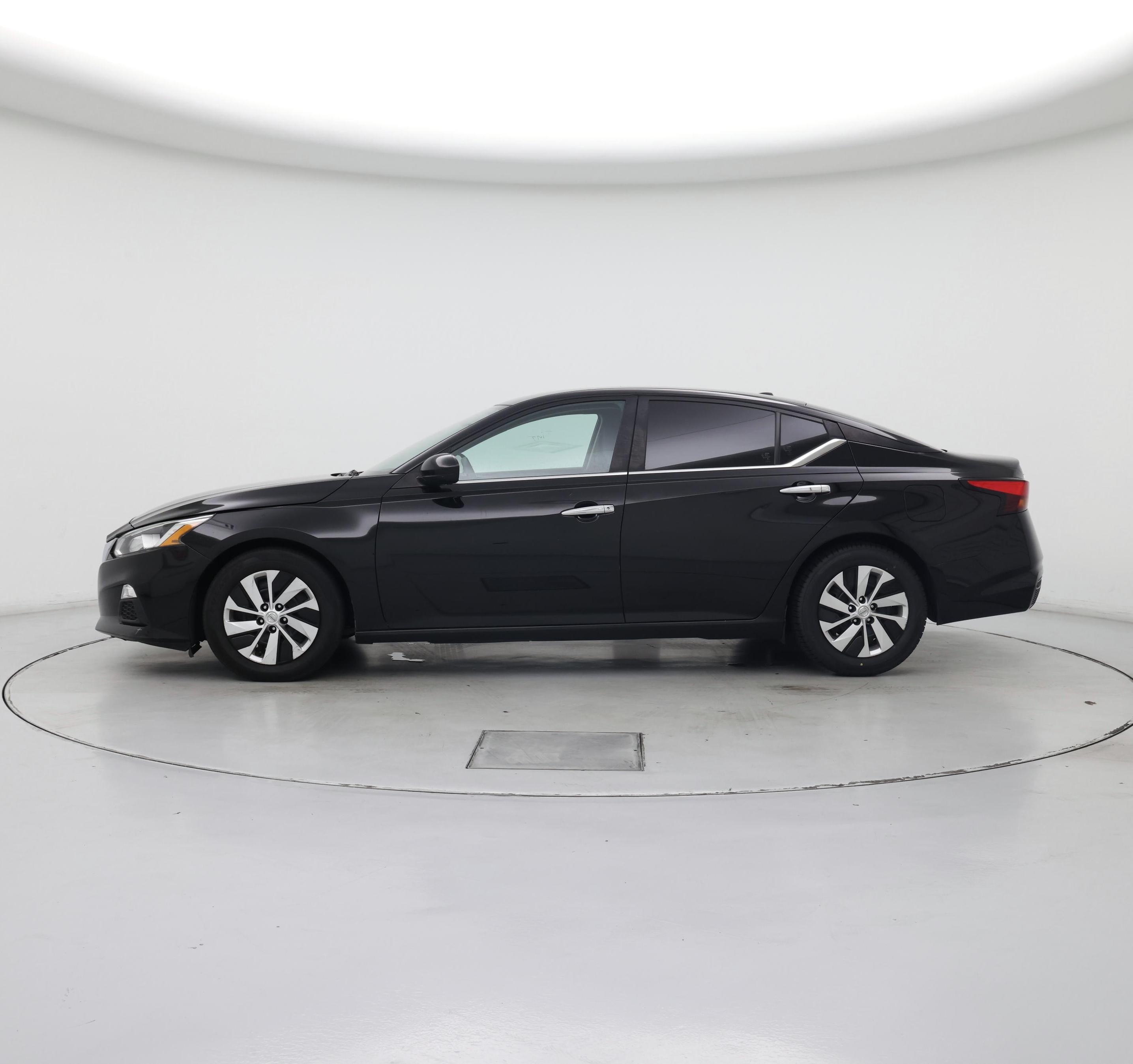Thumbnail: 2019 Nissan Altima - 3