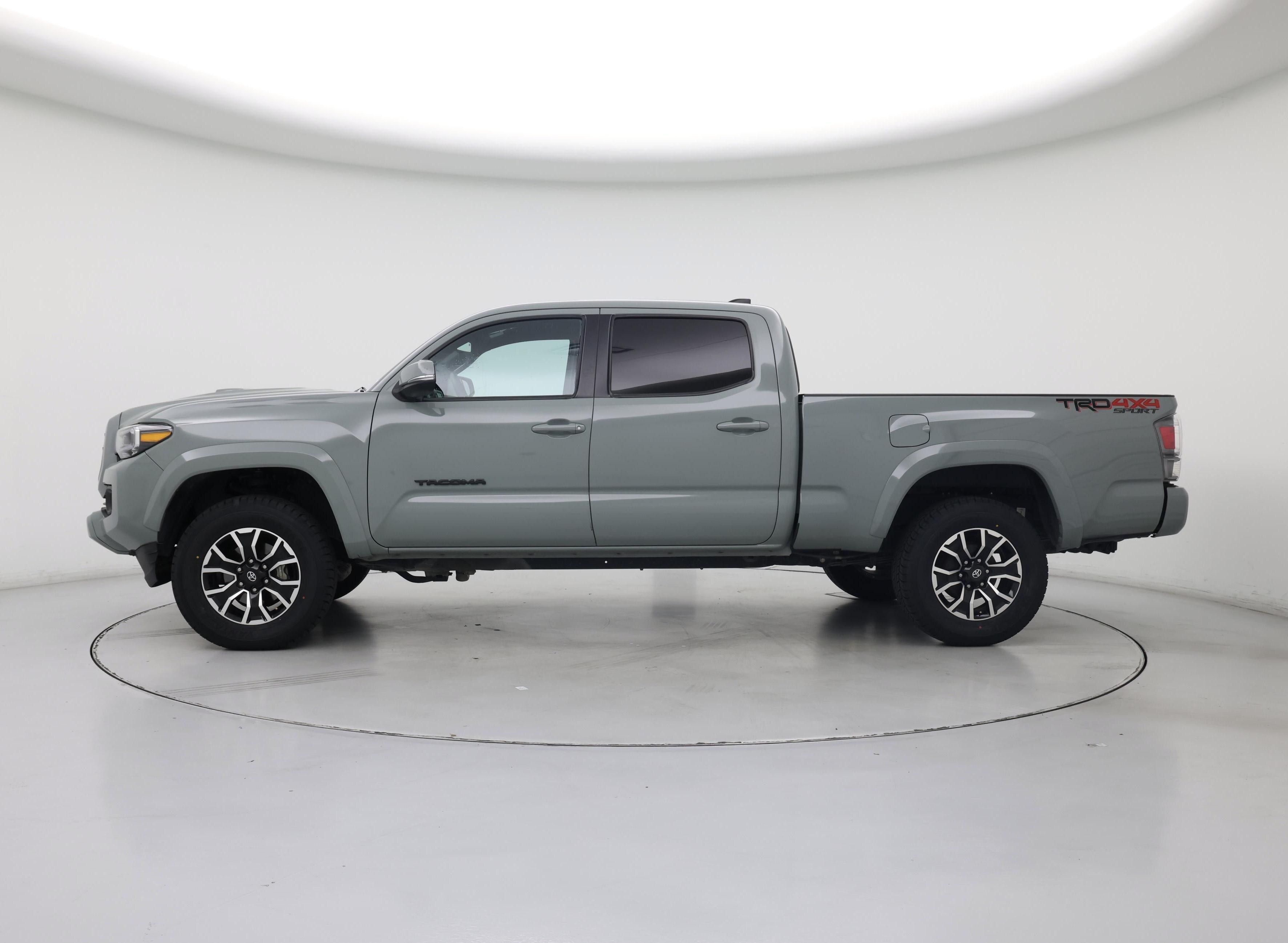 Thumbnail: 2022 Toyota Tacoma - 3