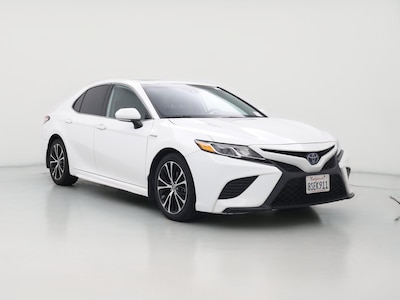 White 2020 Toyota Camry Hybrid SE