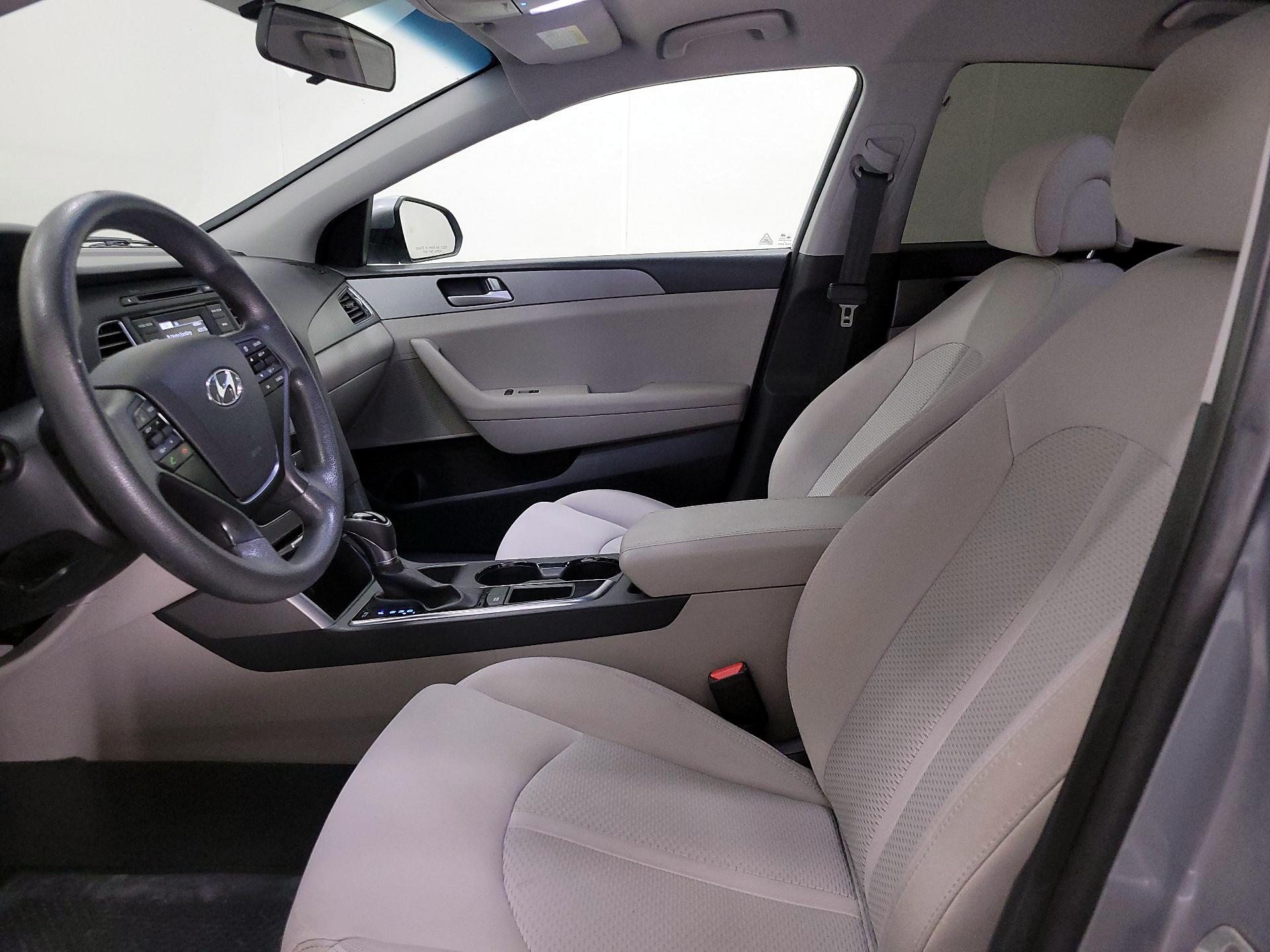 Thumbnail: 2017 Hyundai Sonata - 18