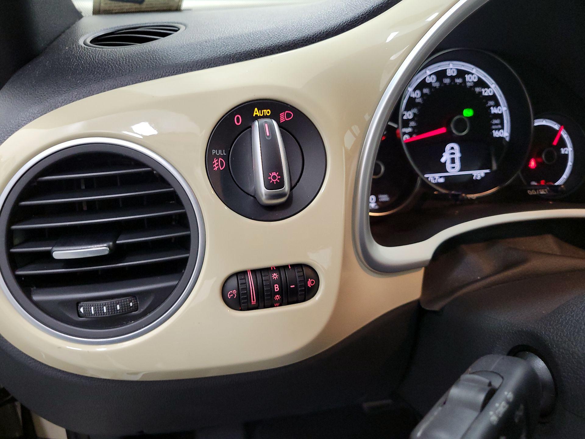 Thumbnail: 2019 Volkswagen Beetle - 13
