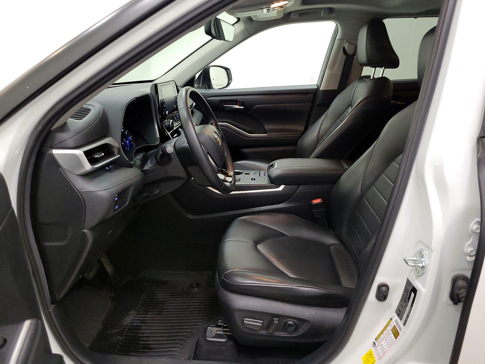 Thumbnail: 2021 Toyota Highlander - 11
