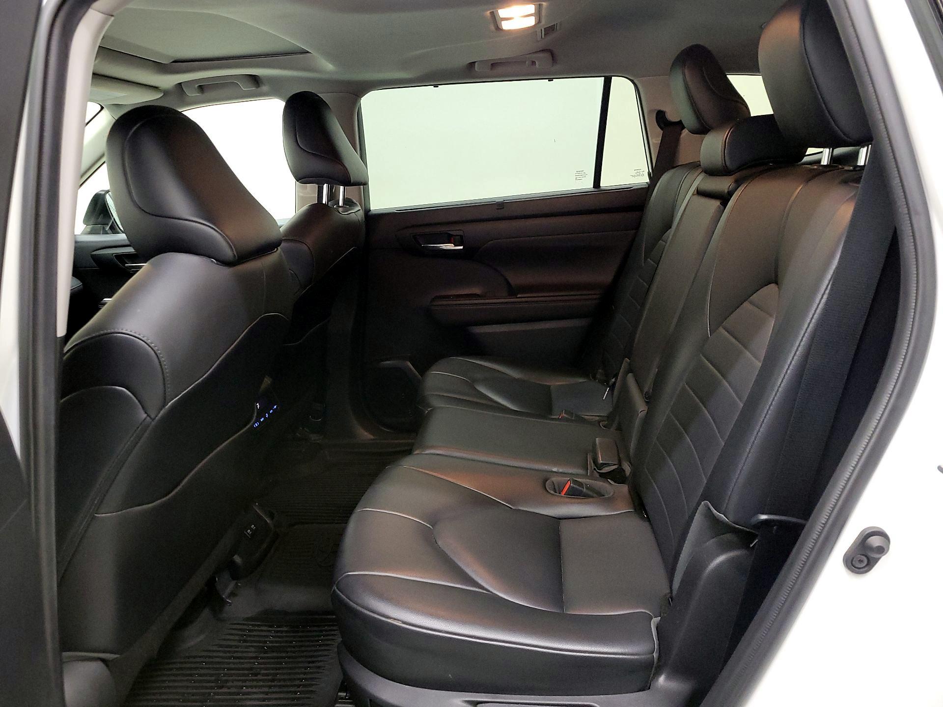 Thumbnail: 2021 Toyota Highlander - 20