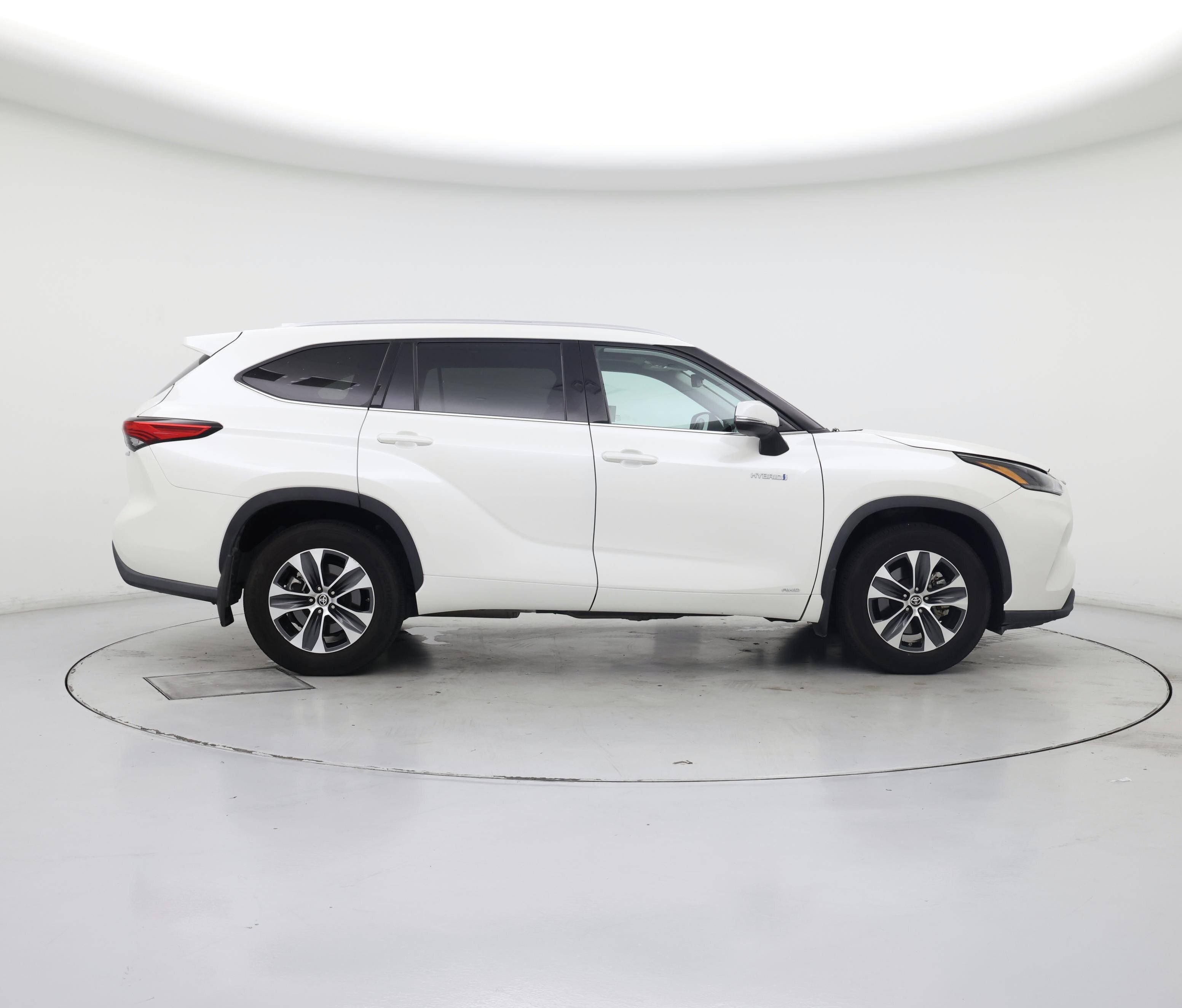Thumbnail: 2021 Toyota Highlander - 7