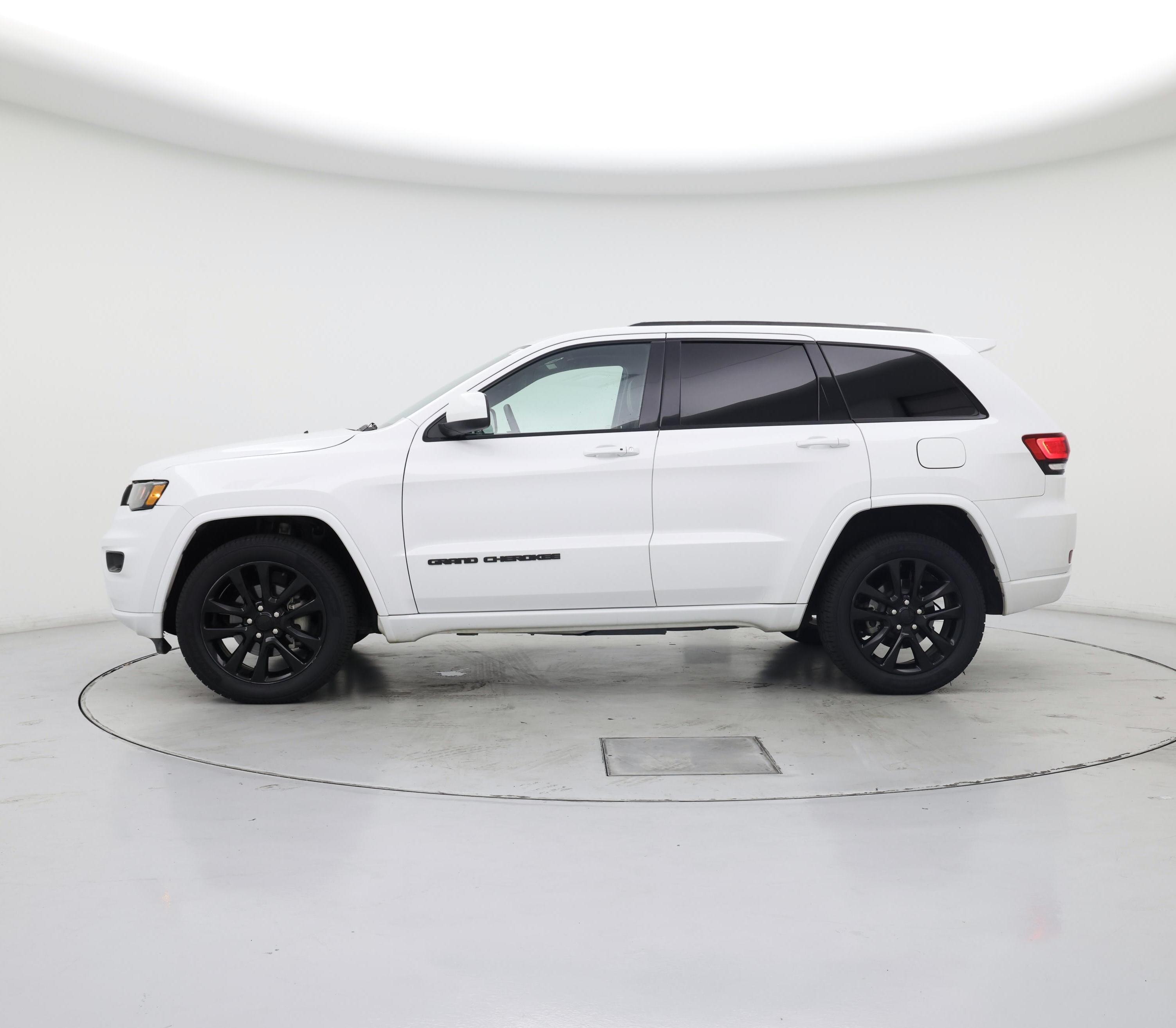 Thumbnail: 2020 Jeep Grand Cherokee - 3