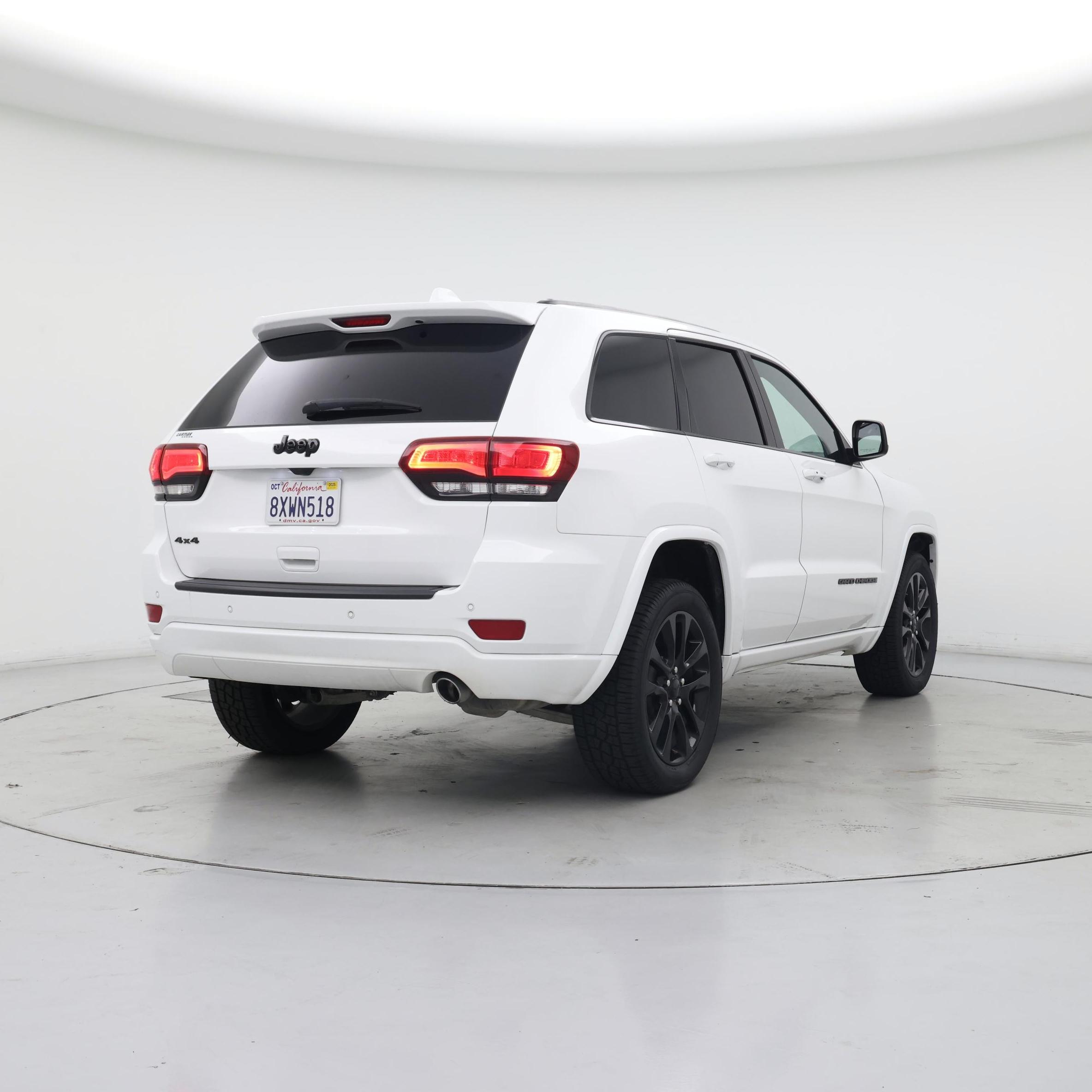 Thumbnail: 2020 Jeep Grand Cherokee - 8