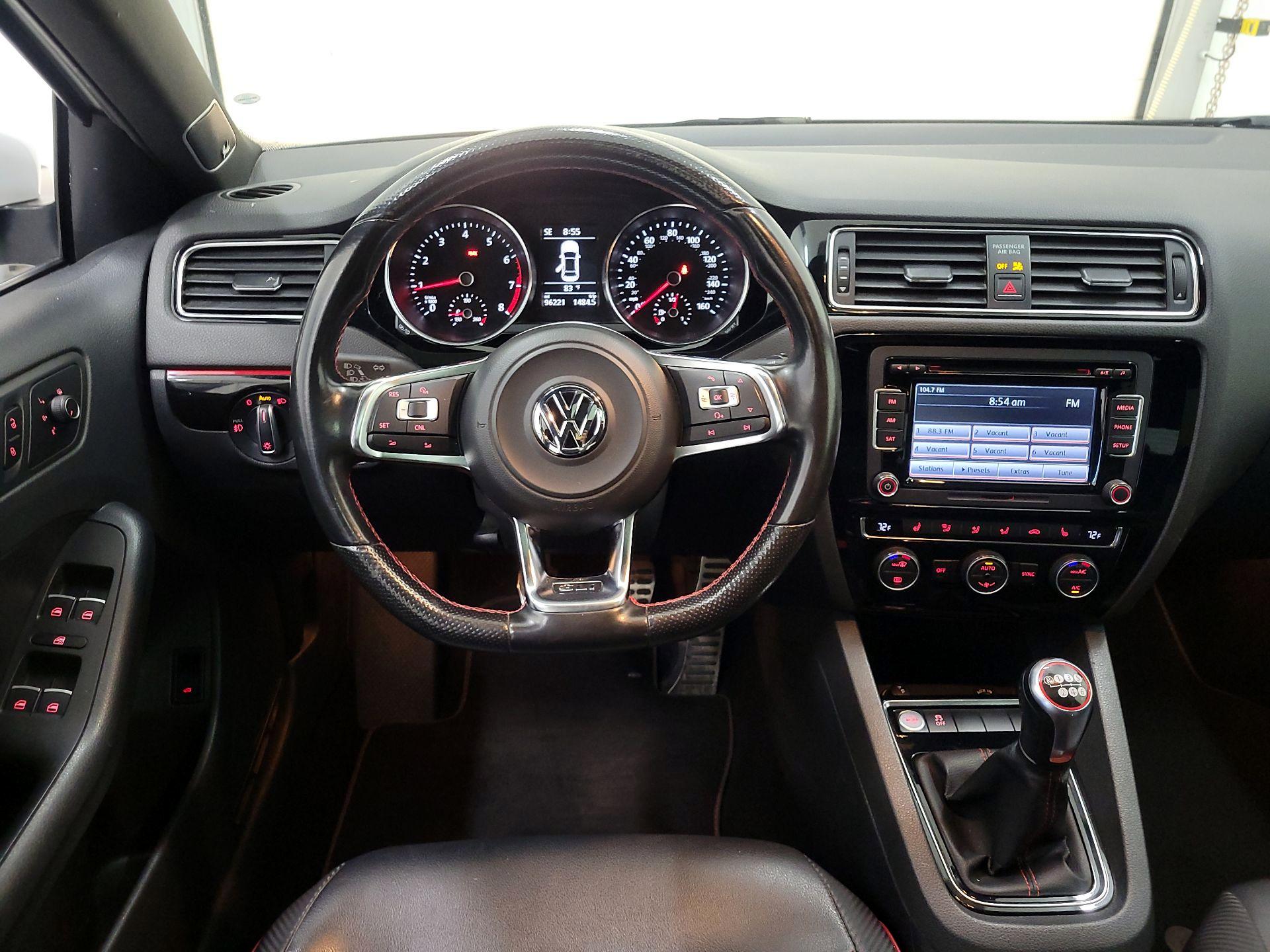 Thumbnail: 2015 Volkswagen Jetta - 10