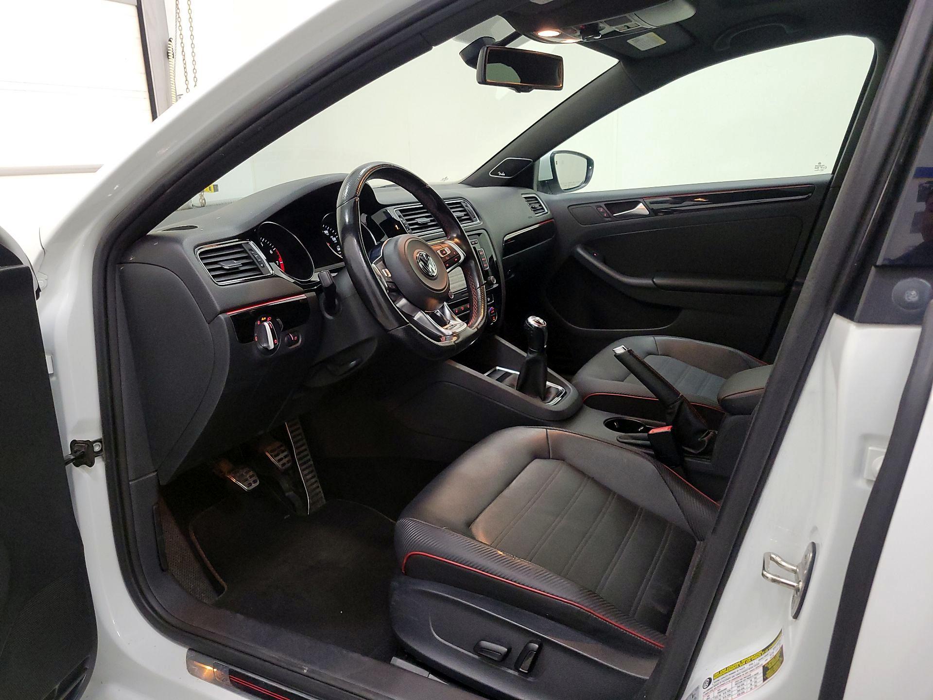Thumbnail: 2015 Volkswagen Jetta - 11