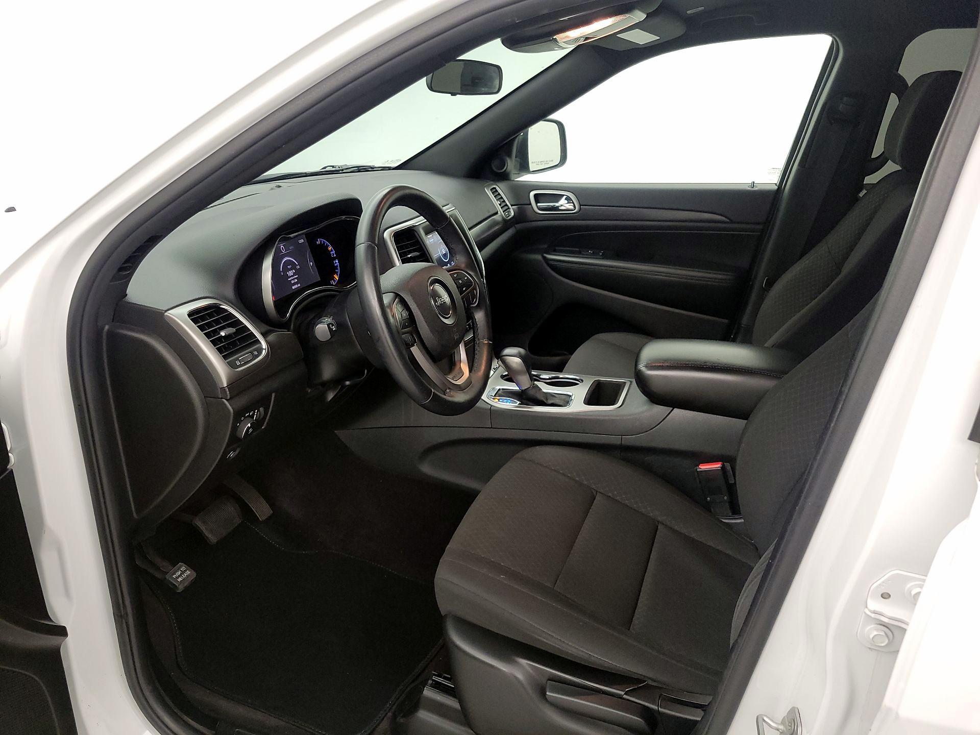 Thumbnail: 2018 Jeep Grand Cherokee - 11