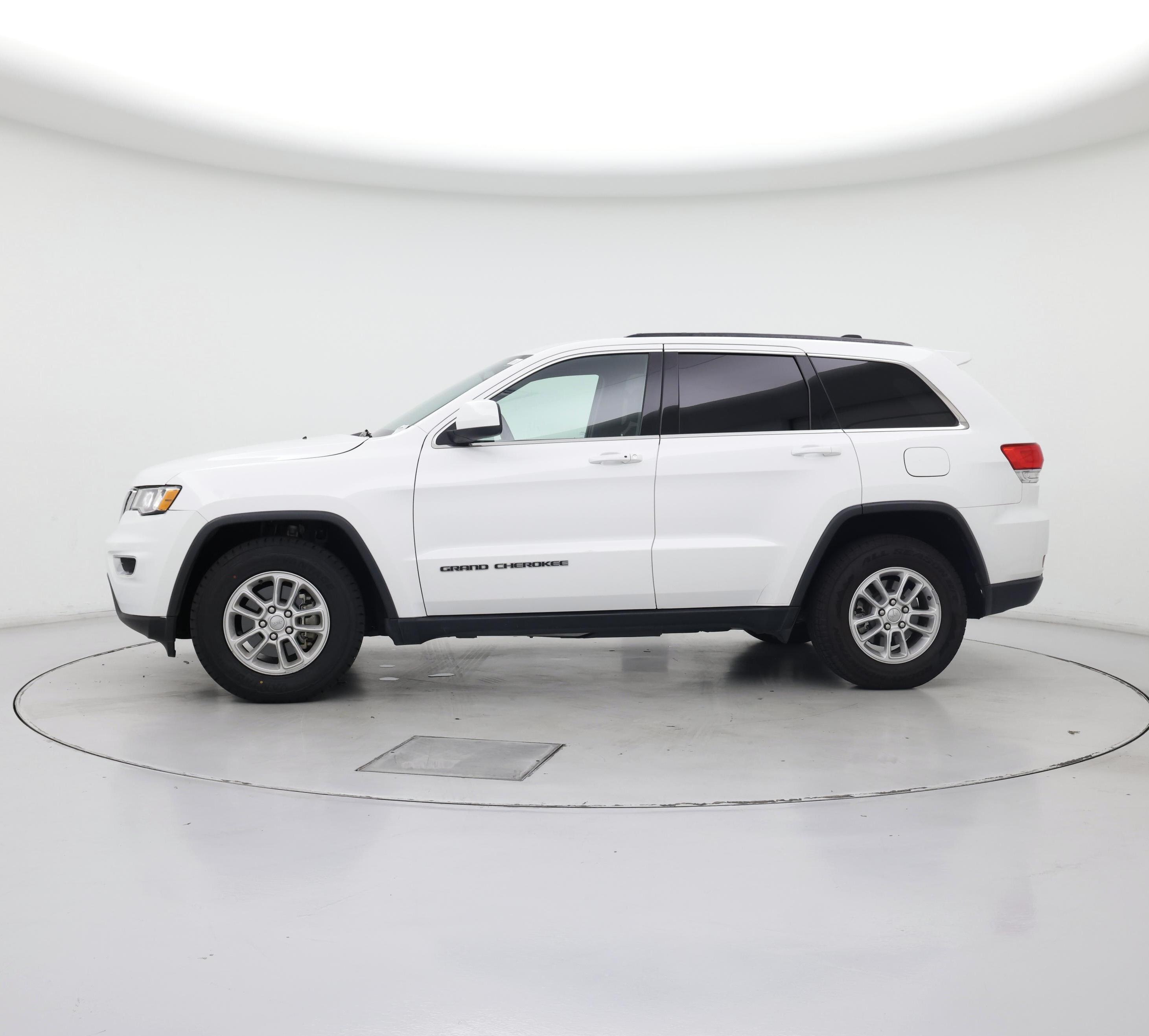 Thumbnail: 2018 Jeep Grand Cherokee - 3