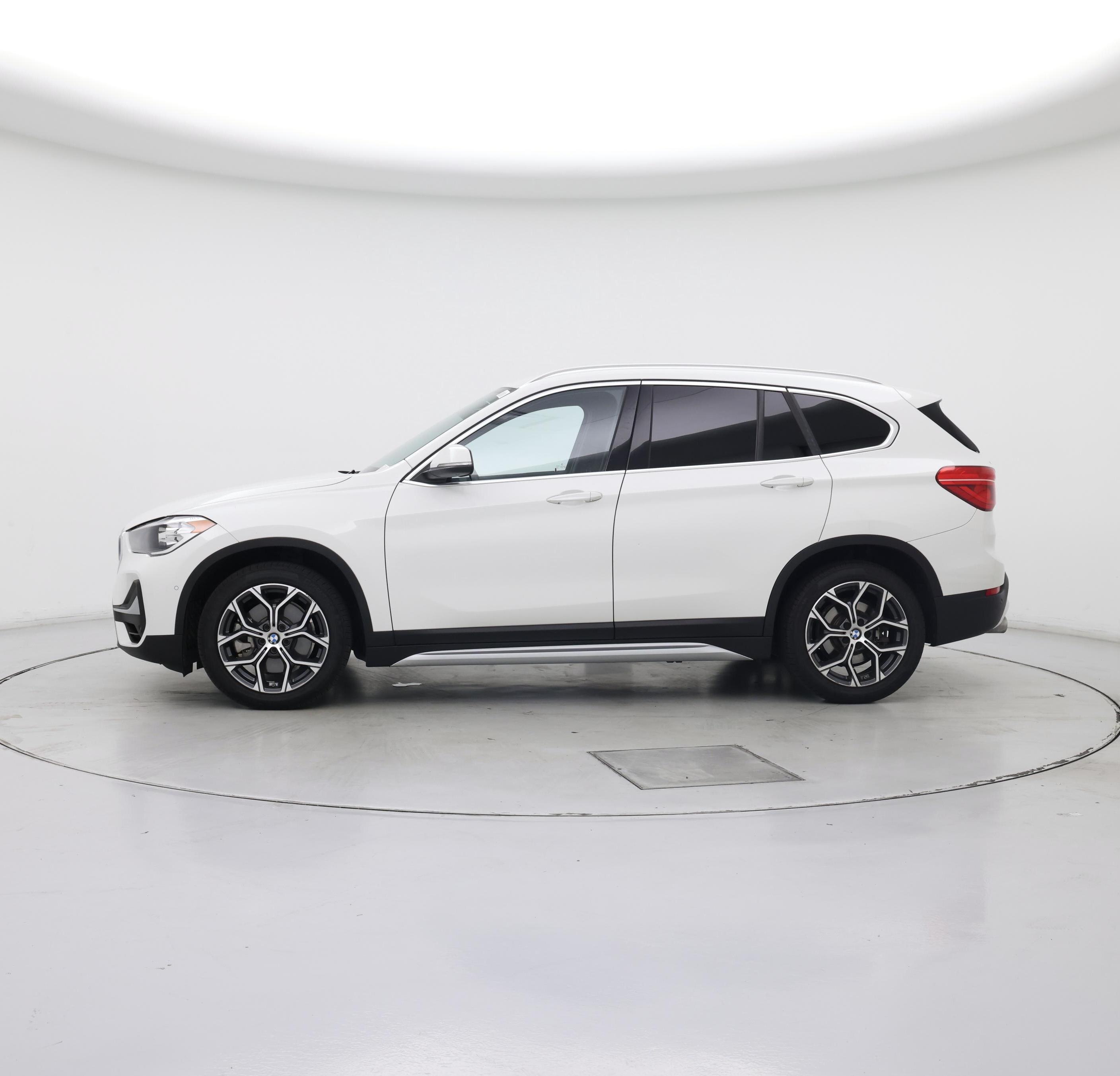 Thumbnail: 2021 BMW X1 - 3