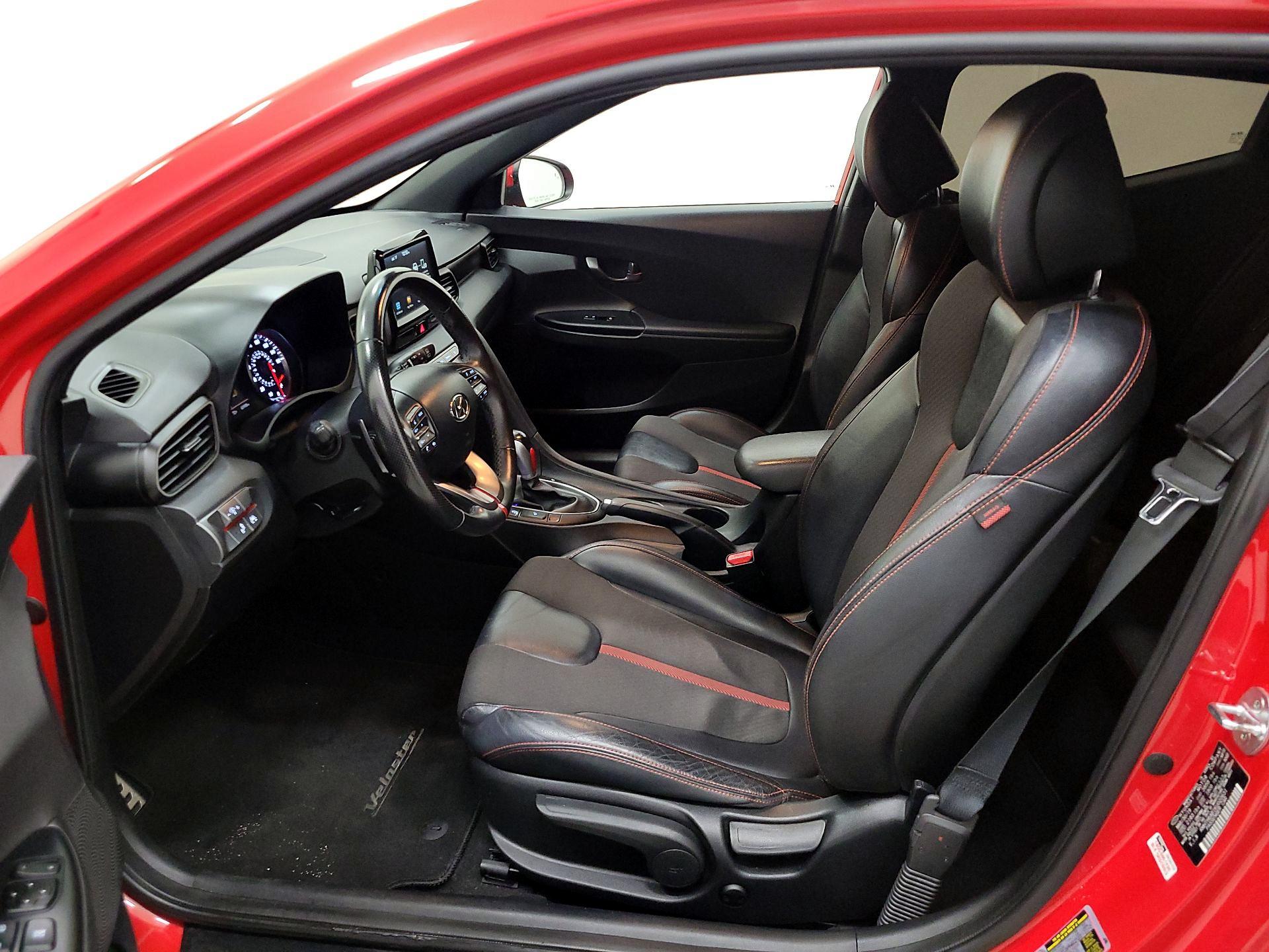 Thumbnail: 2019 Hyundai Veloster - 11