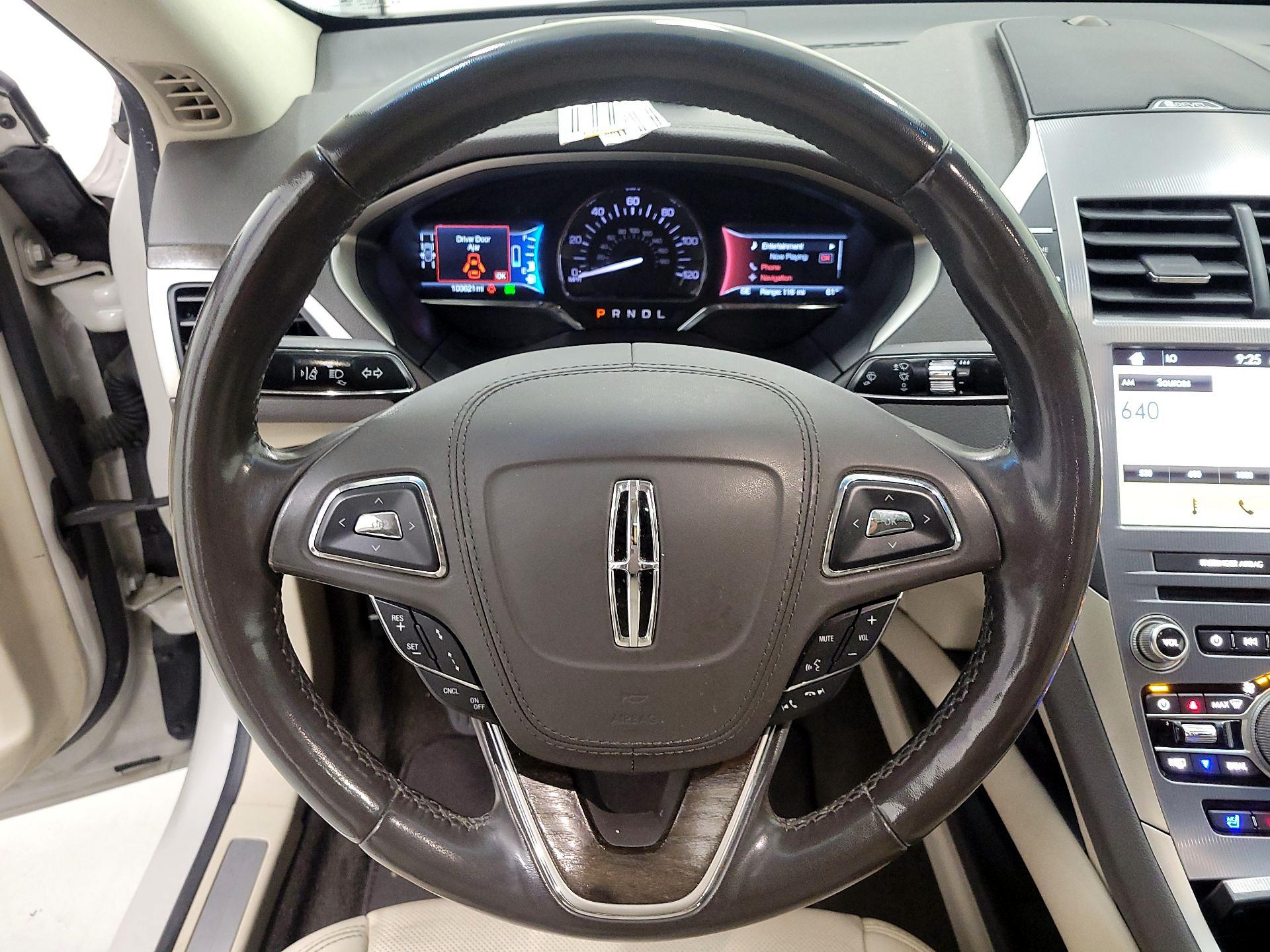 Thumbnail: 2019 Lincoln MKZ - 10