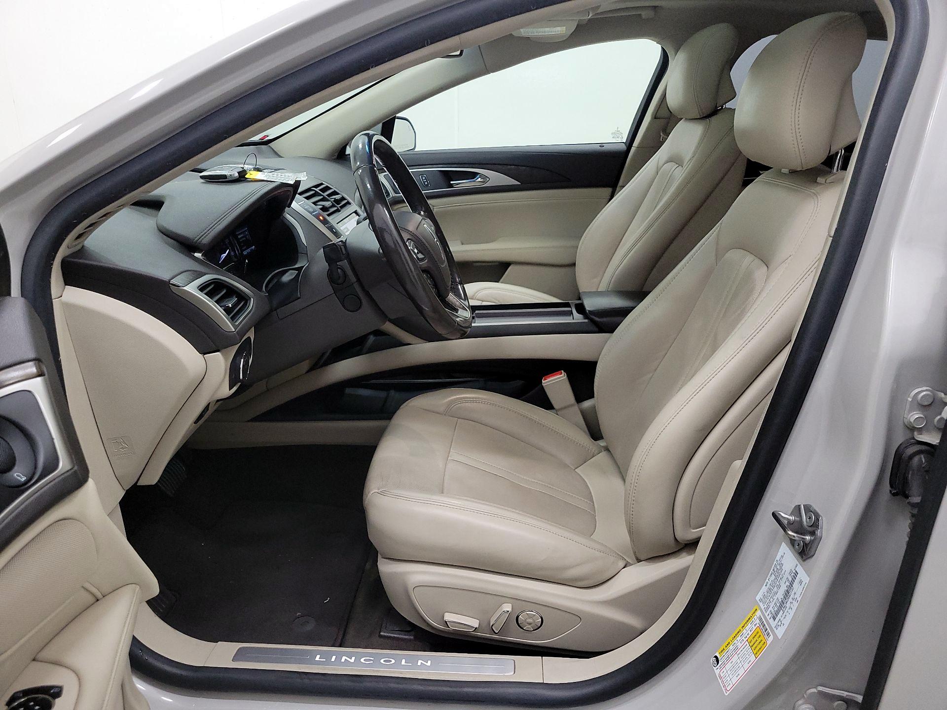 Thumbnail: 2019 Lincoln MKZ - 11