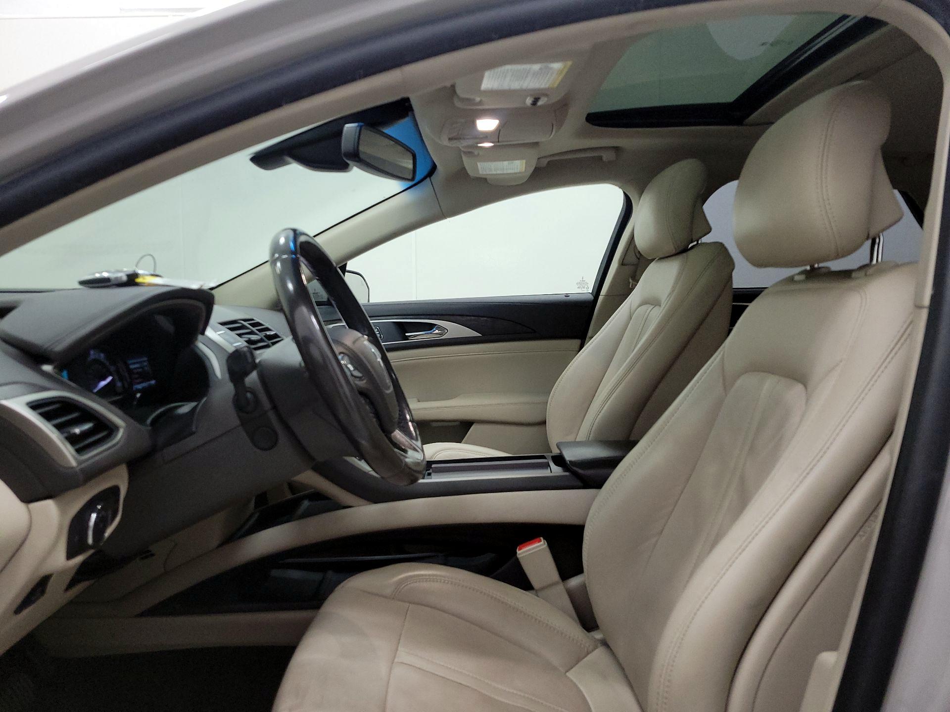 Thumbnail: 2019 Lincoln MKZ - 19