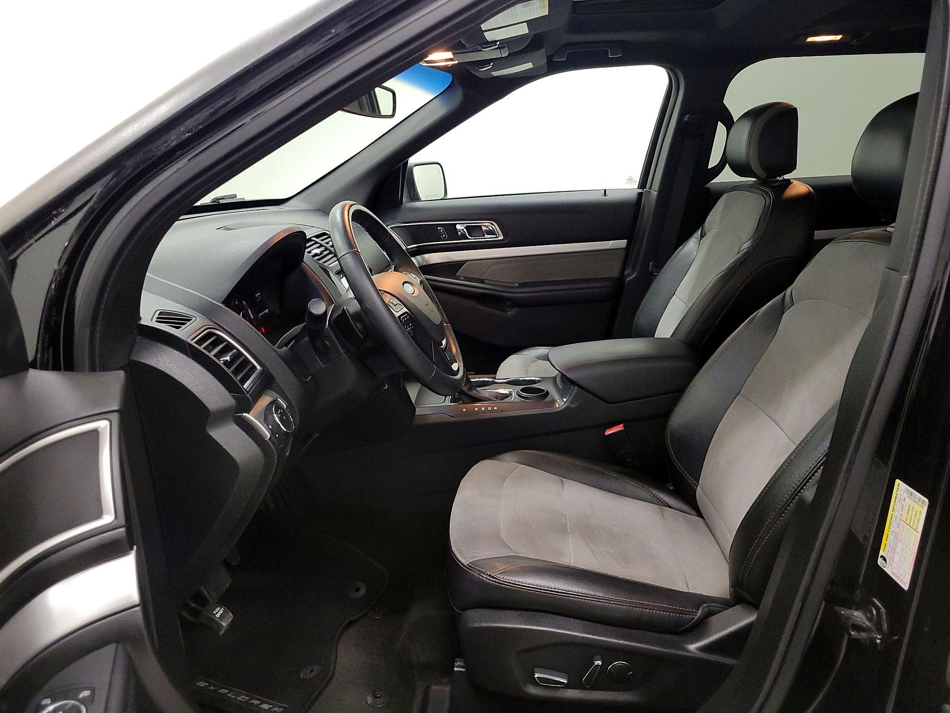 Thumbnail: 2017 Ford Explorer - 11