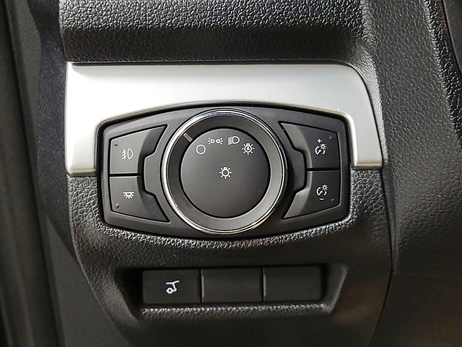 Thumbnail: 2017 Ford Explorer - 13