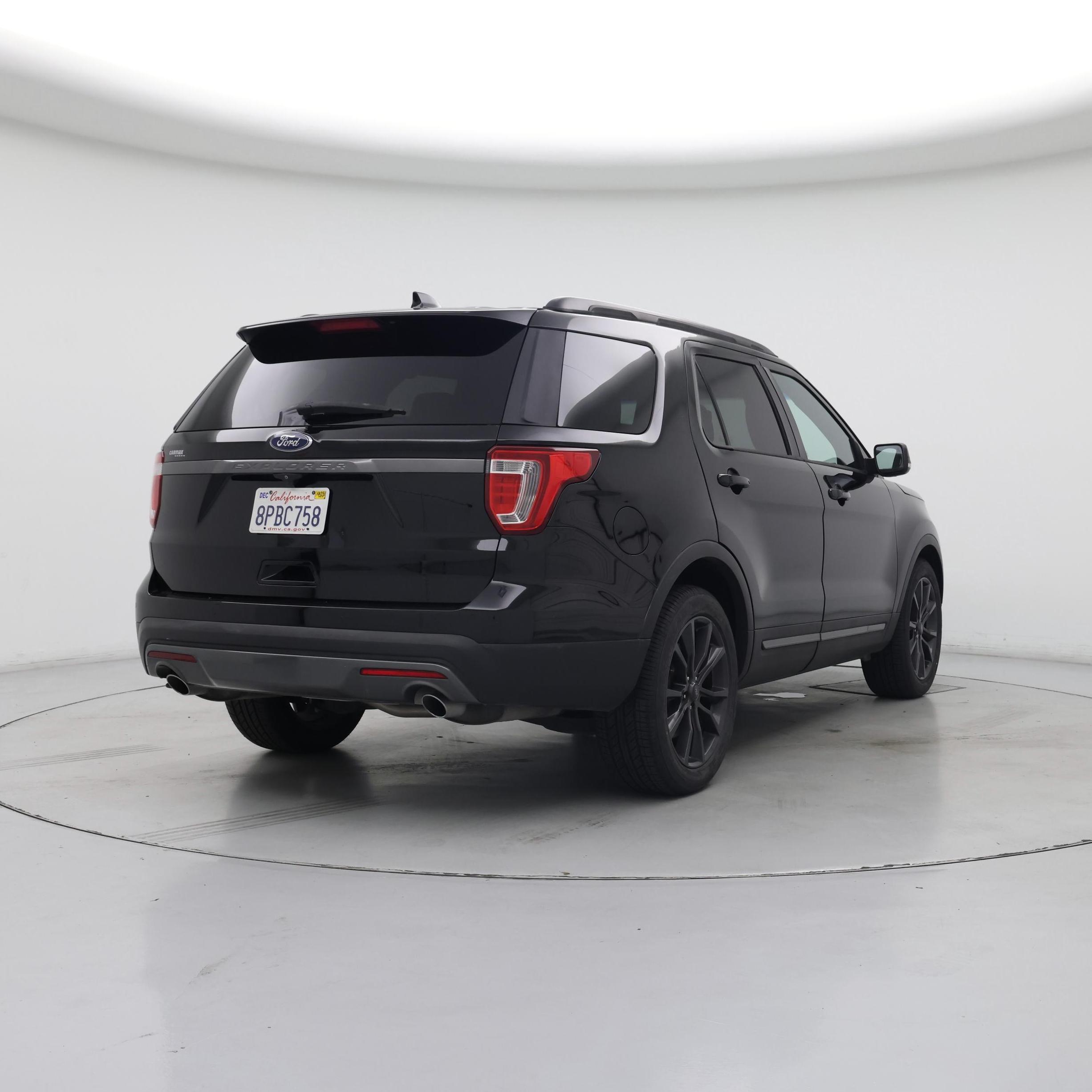 Thumbnail: 2017 Ford Explorer - 8