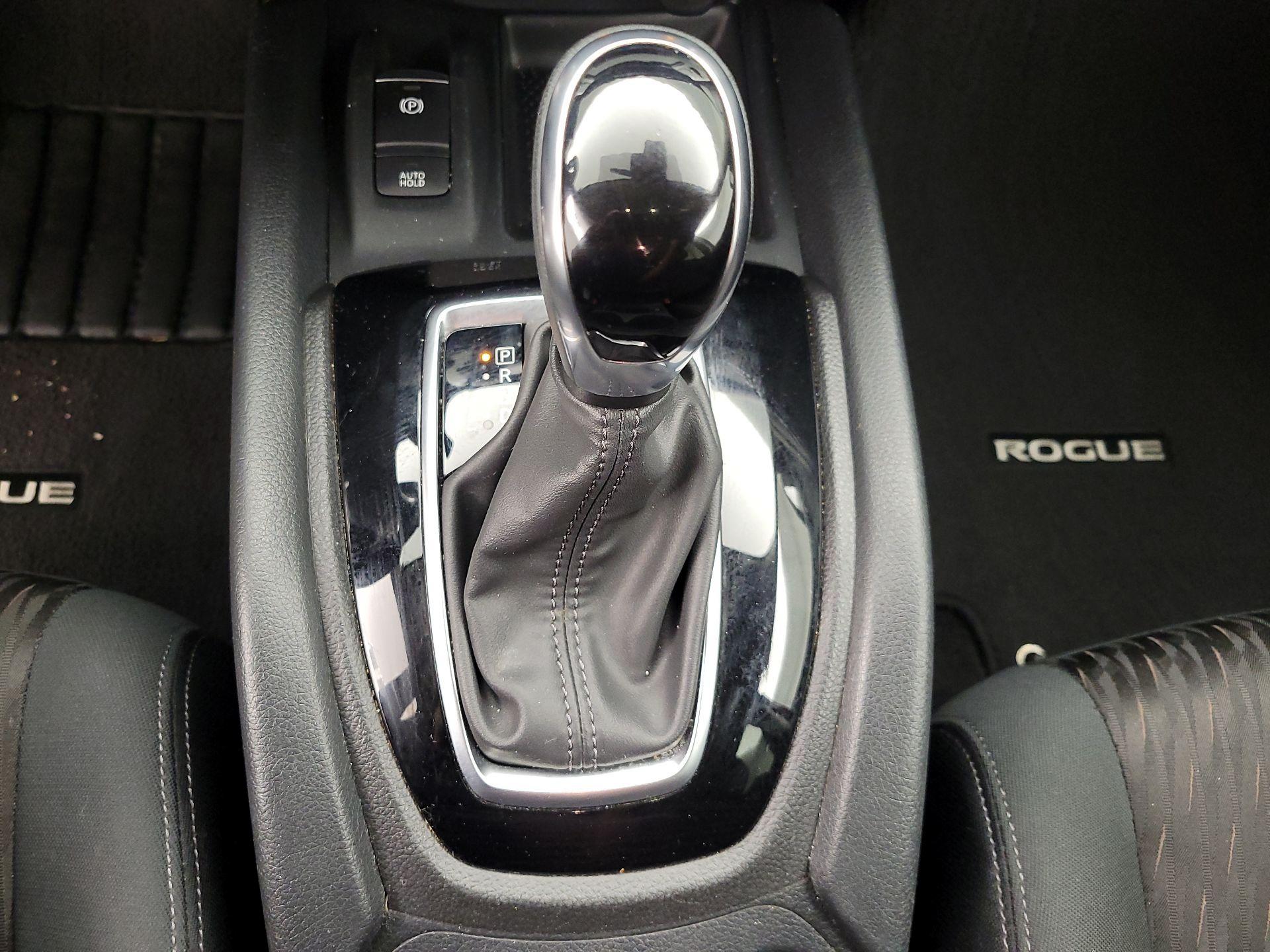 Thumbnail: 2019 Nissan Rogue - 18