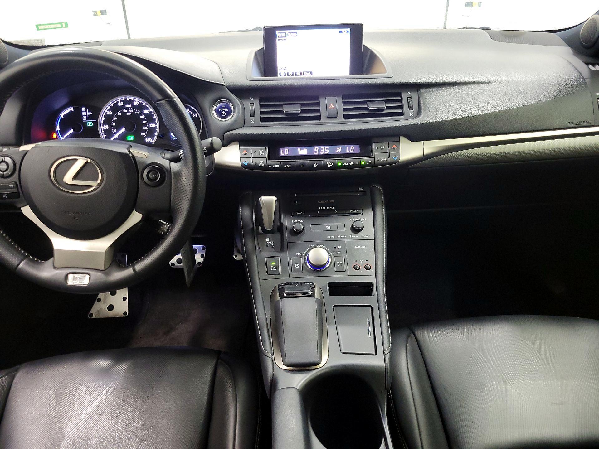 Thumbnail: 2015 Lexus CT - 9