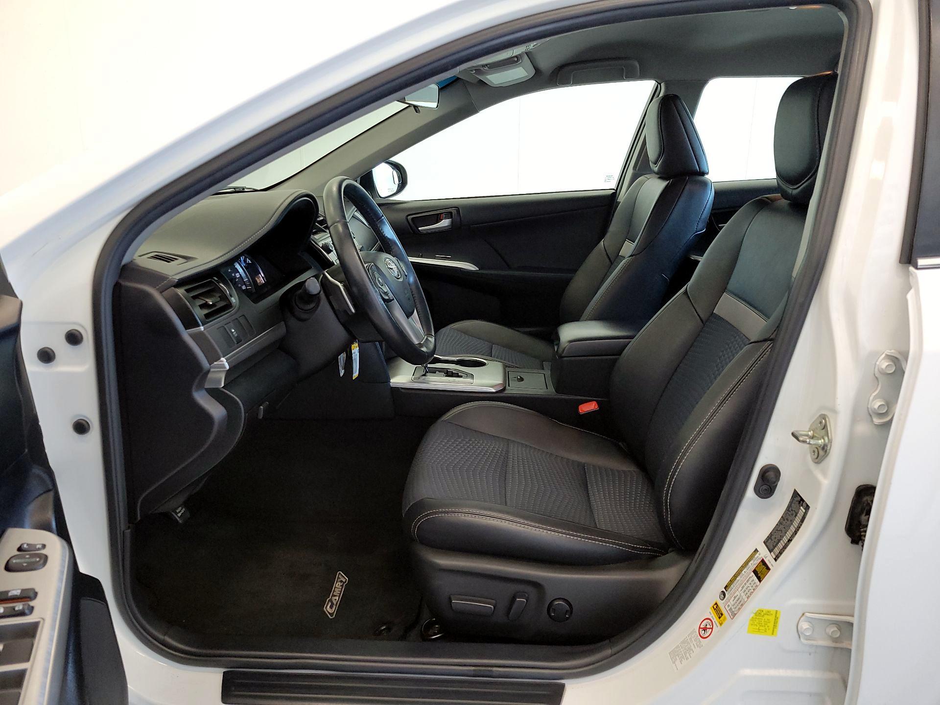 Thumbnail: 2014 Toyota Camry - 11