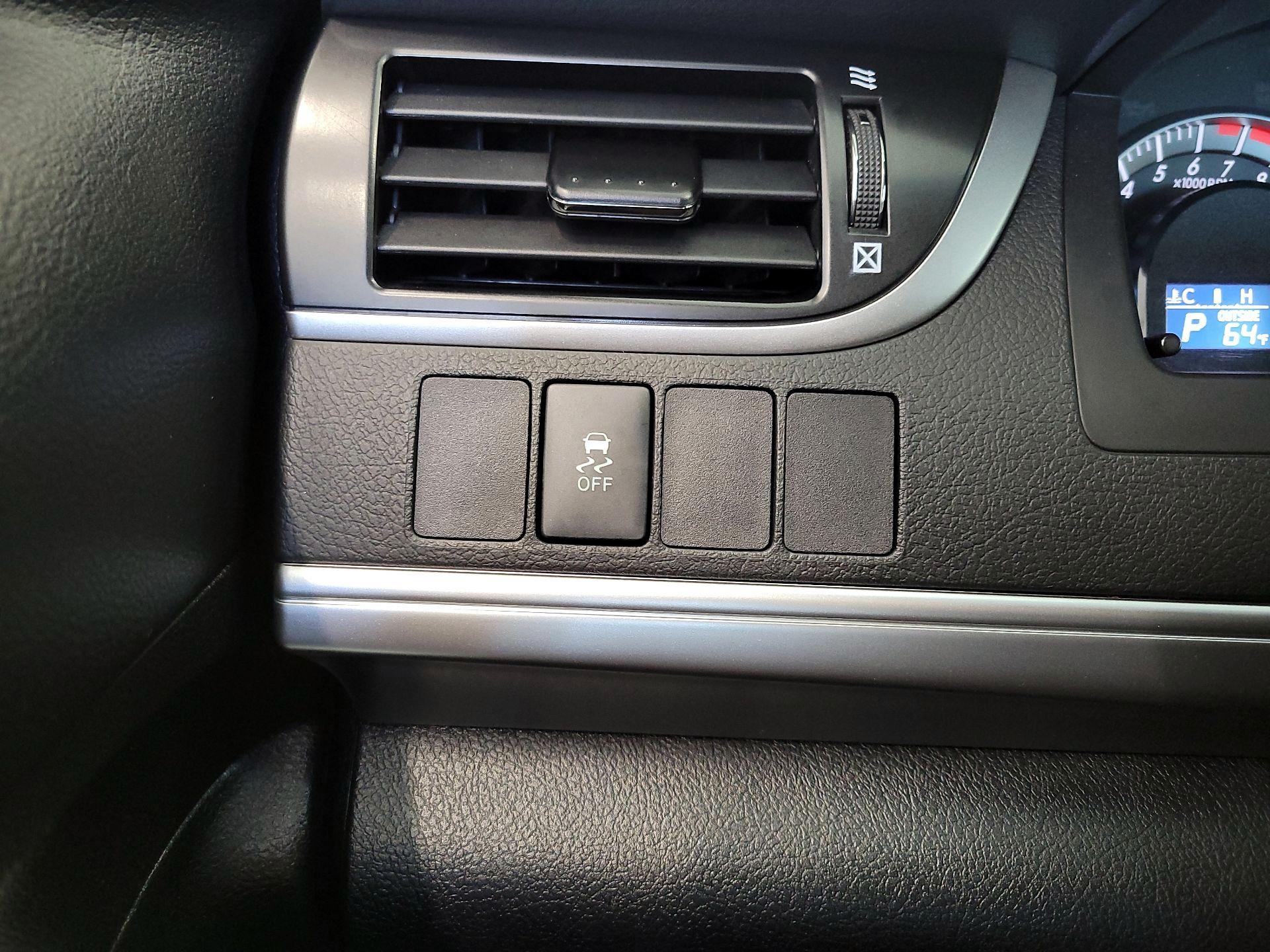 Thumbnail: 2014 Toyota Camry - 13