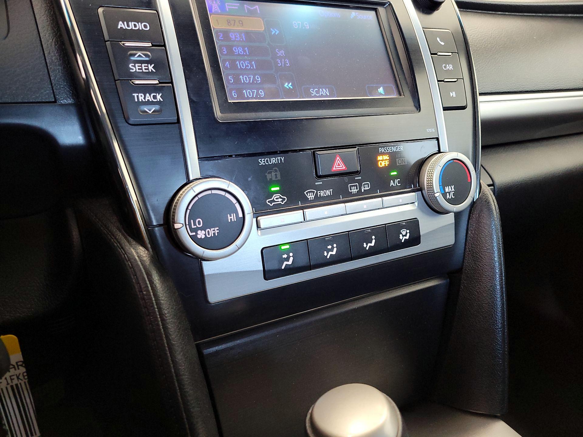 Thumbnail: 2014 Toyota Camry - 15