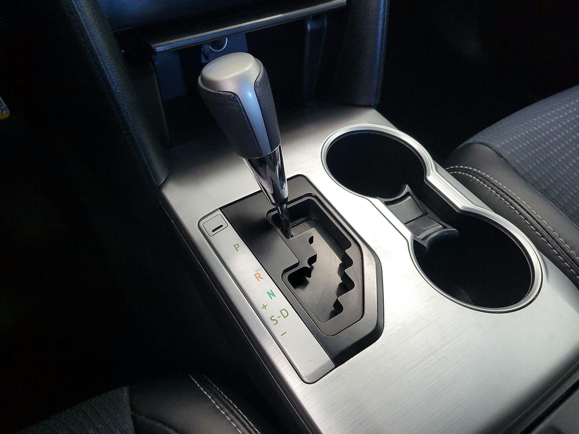 Thumbnail: 2014 Toyota Camry - 16