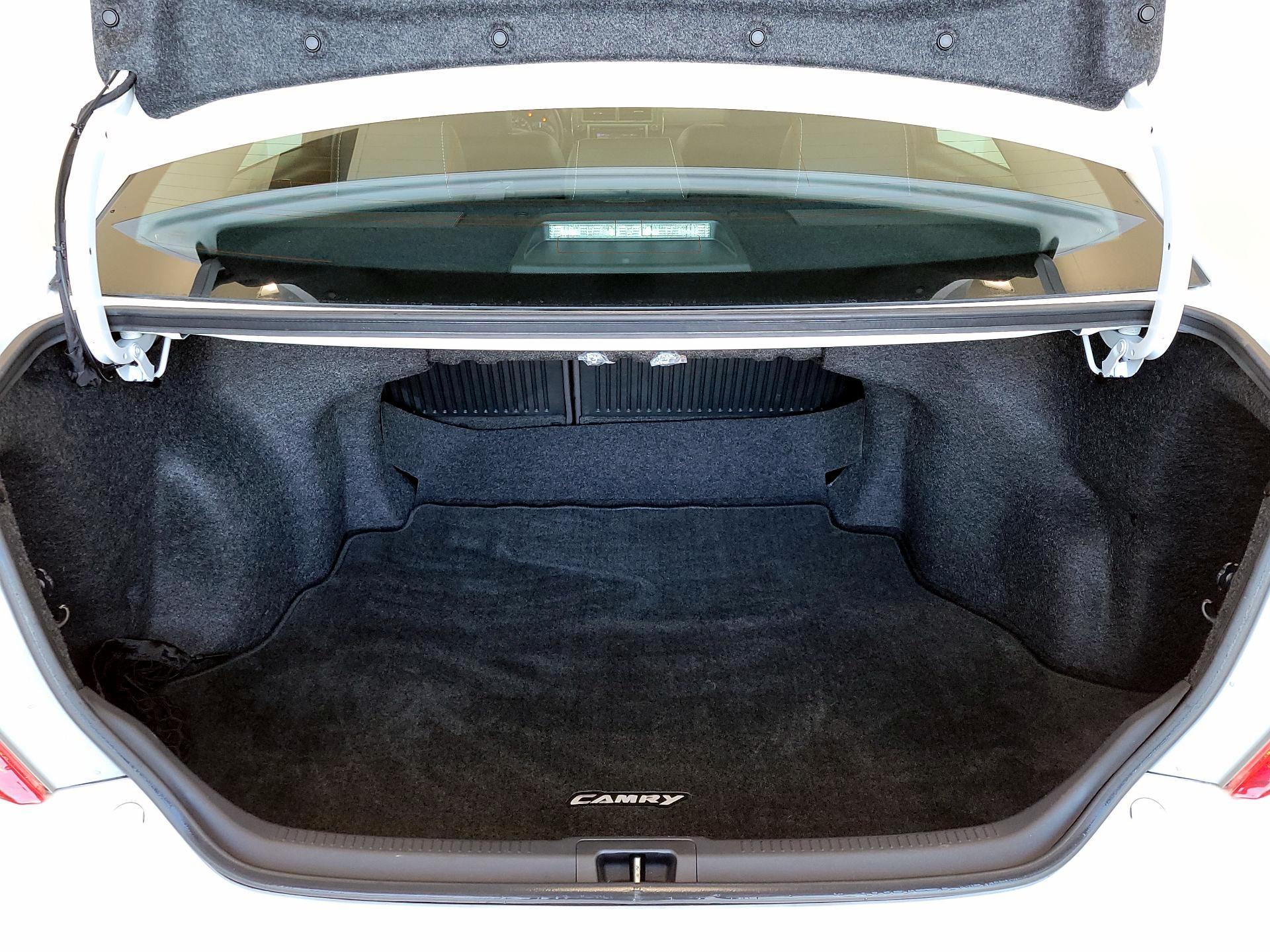 Thumbnail: 2014 Toyota Camry - 19