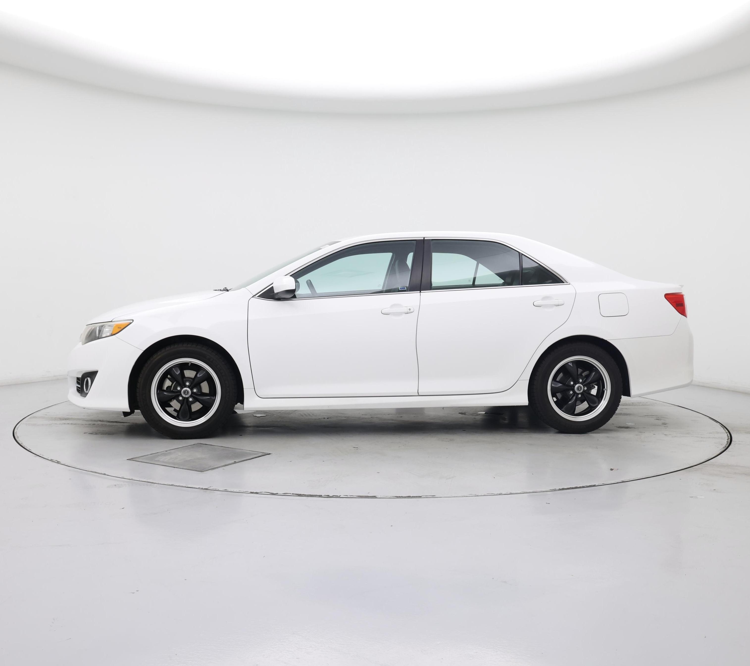 Thumbnail: 2014 Toyota Camry - 3