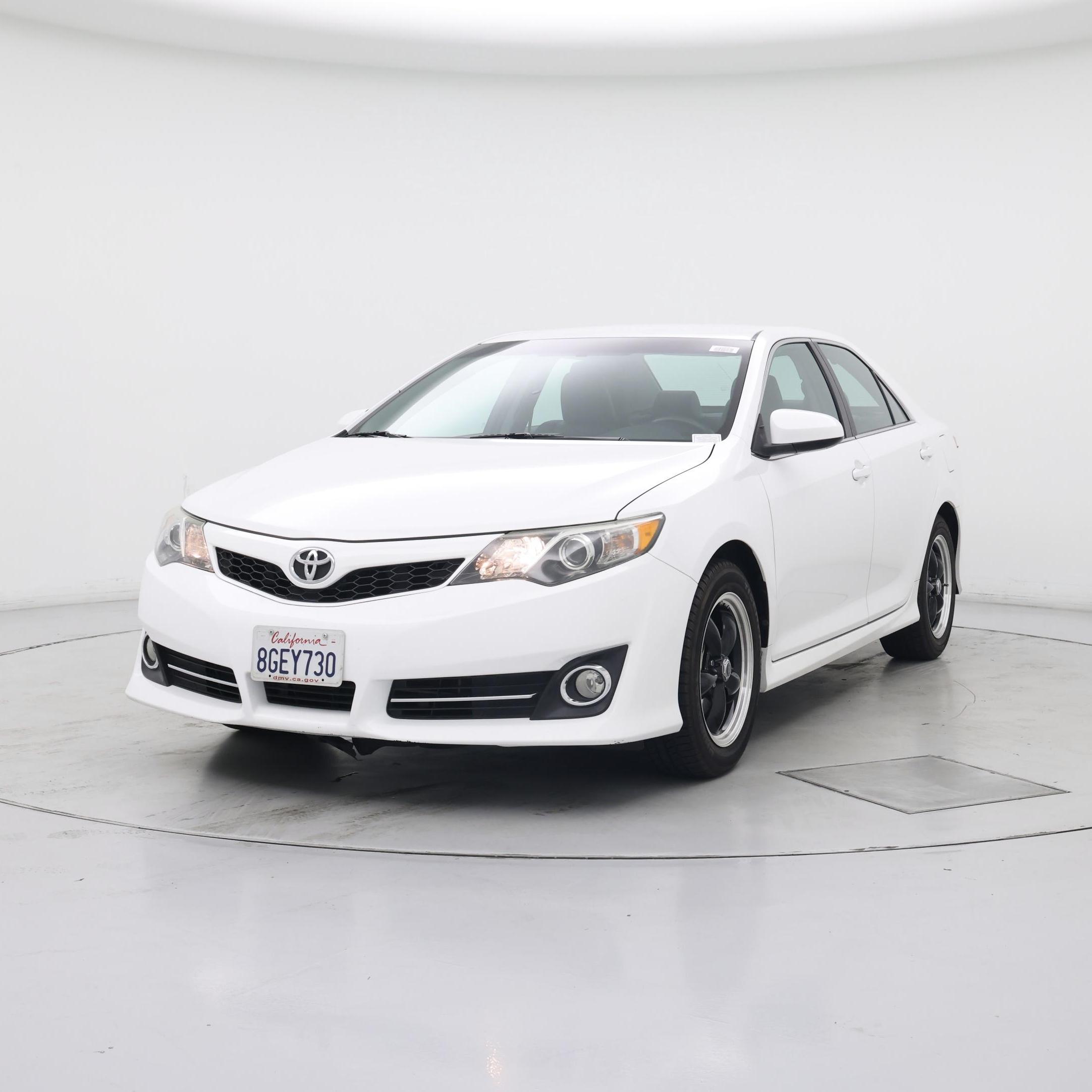 Thumbnail: 2014 Toyota Camry - 4