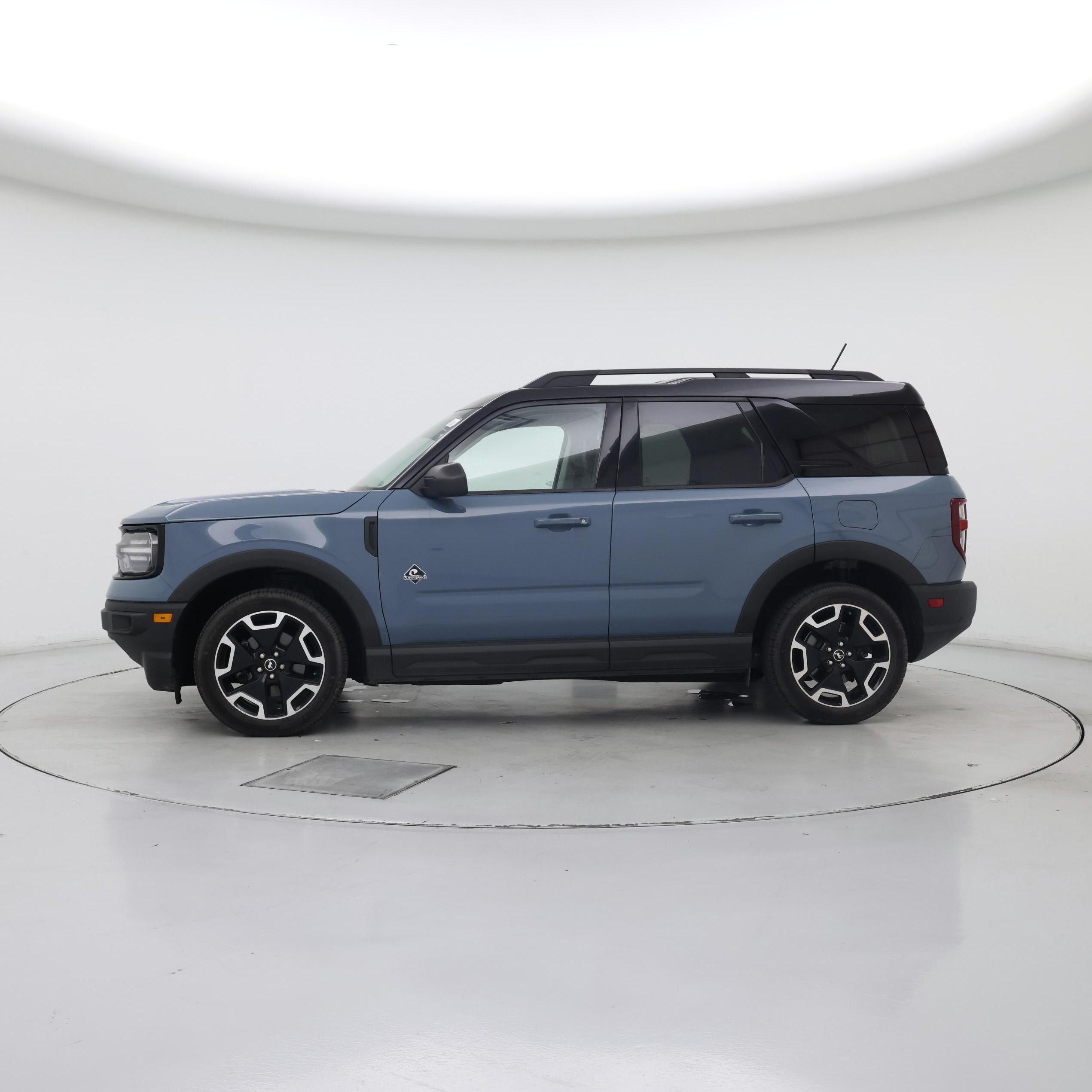 Thumbnail: 2021 Ford Bronco Sport - 3