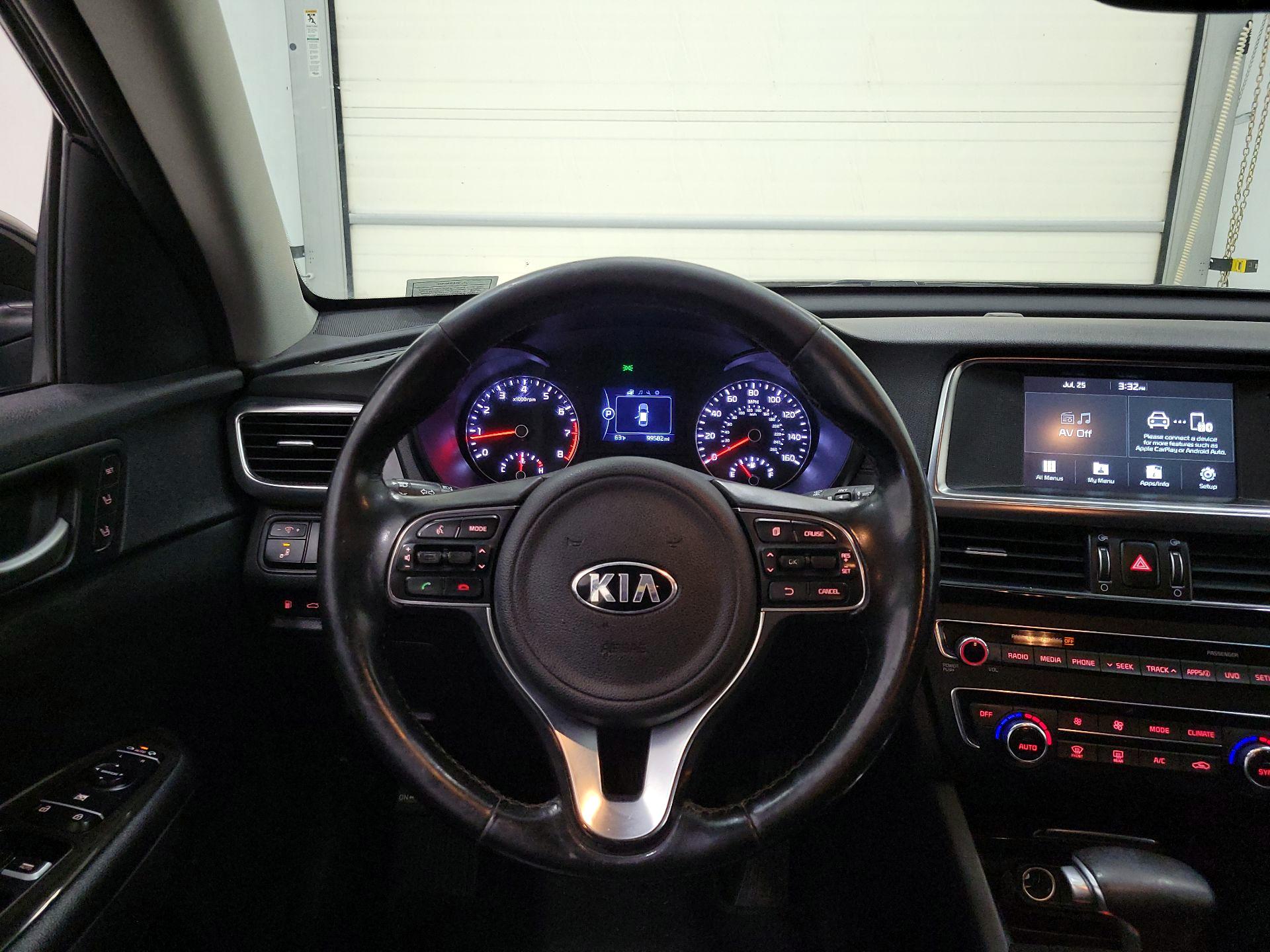 Thumbnail: 2018 Kia Optima - 10