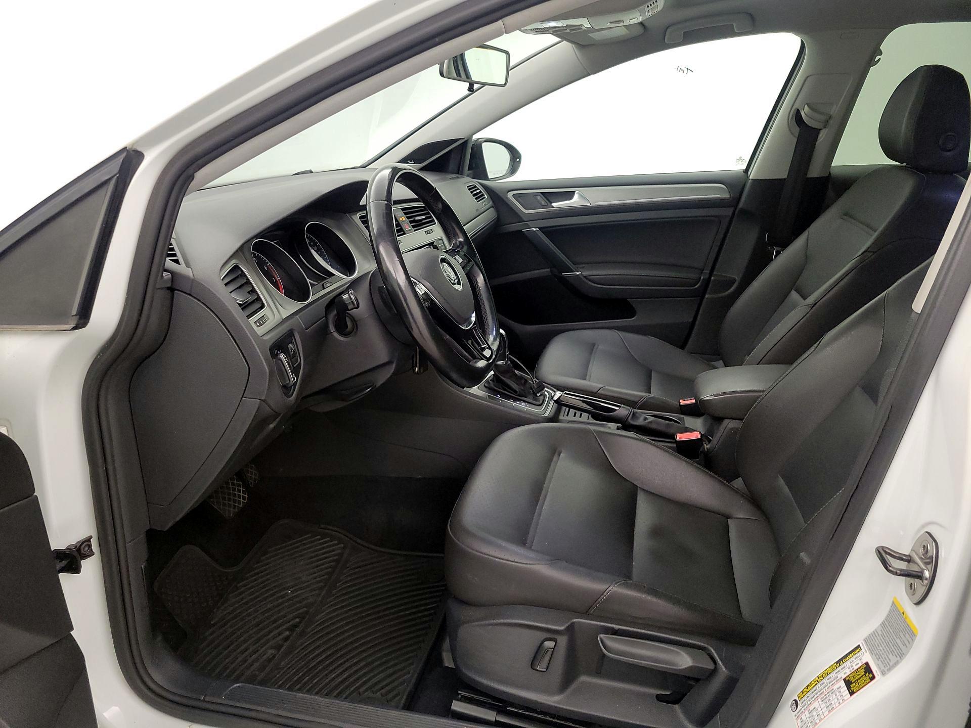Thumbnail: 2015 Volkswagen Golf - 11