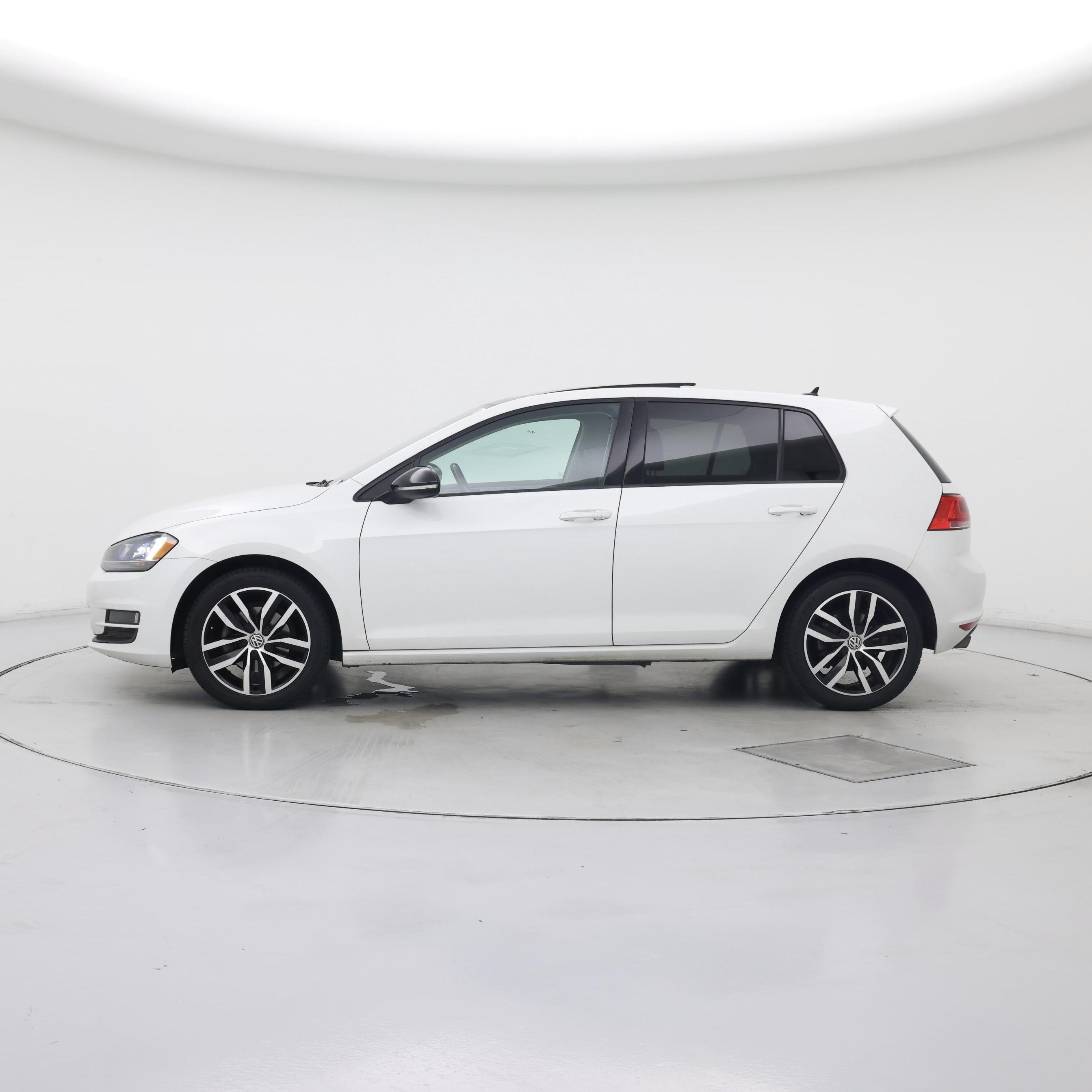 Thumbnail: 2015 Volkswagen Golf - 3