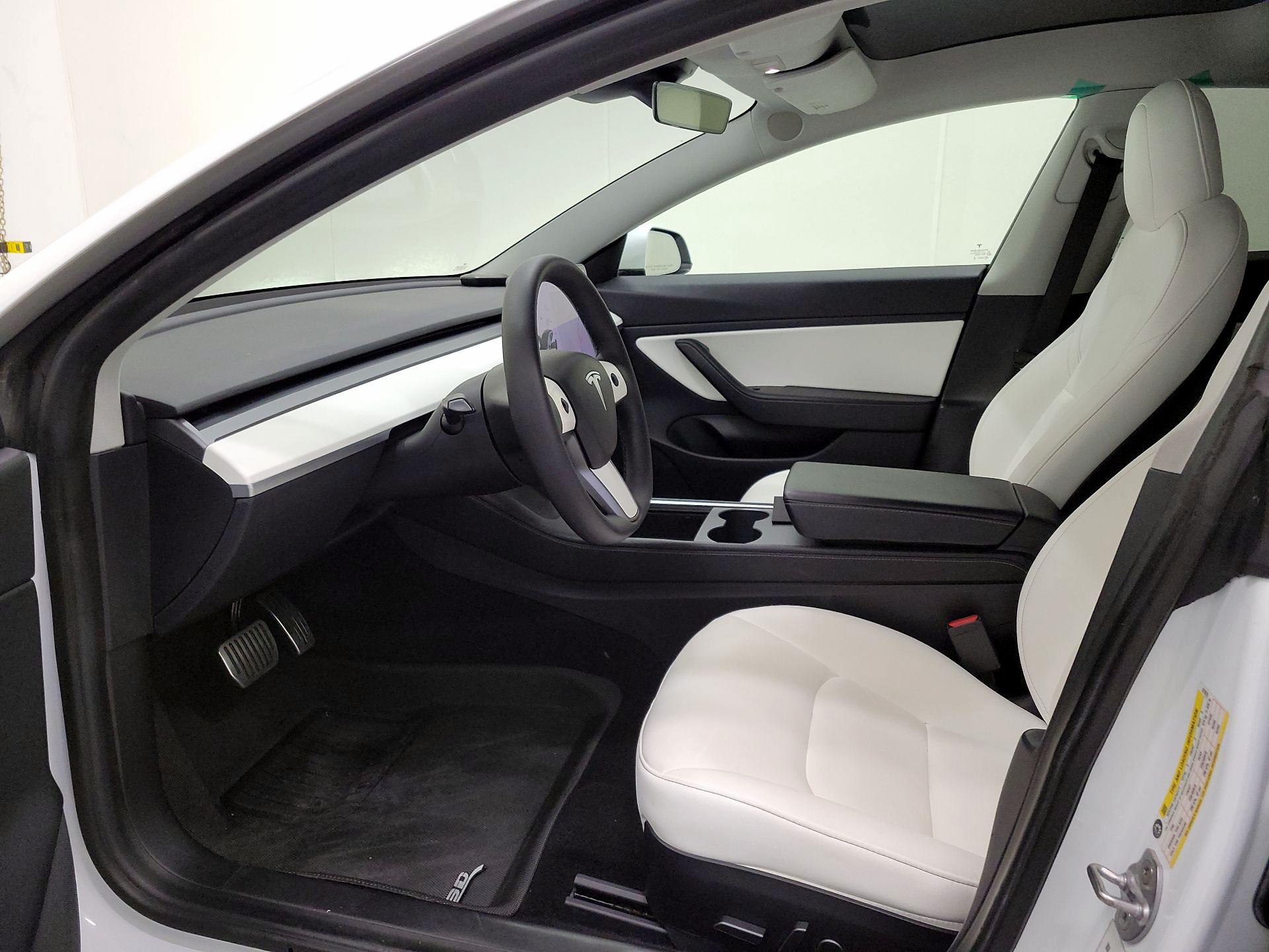 Thumbnail: 2021 Tesla Model 3 - 11