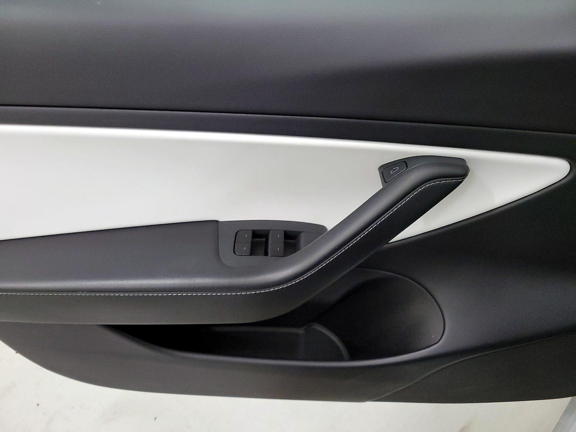 Thumbnail: 2021 Tesla Model 3 - 12